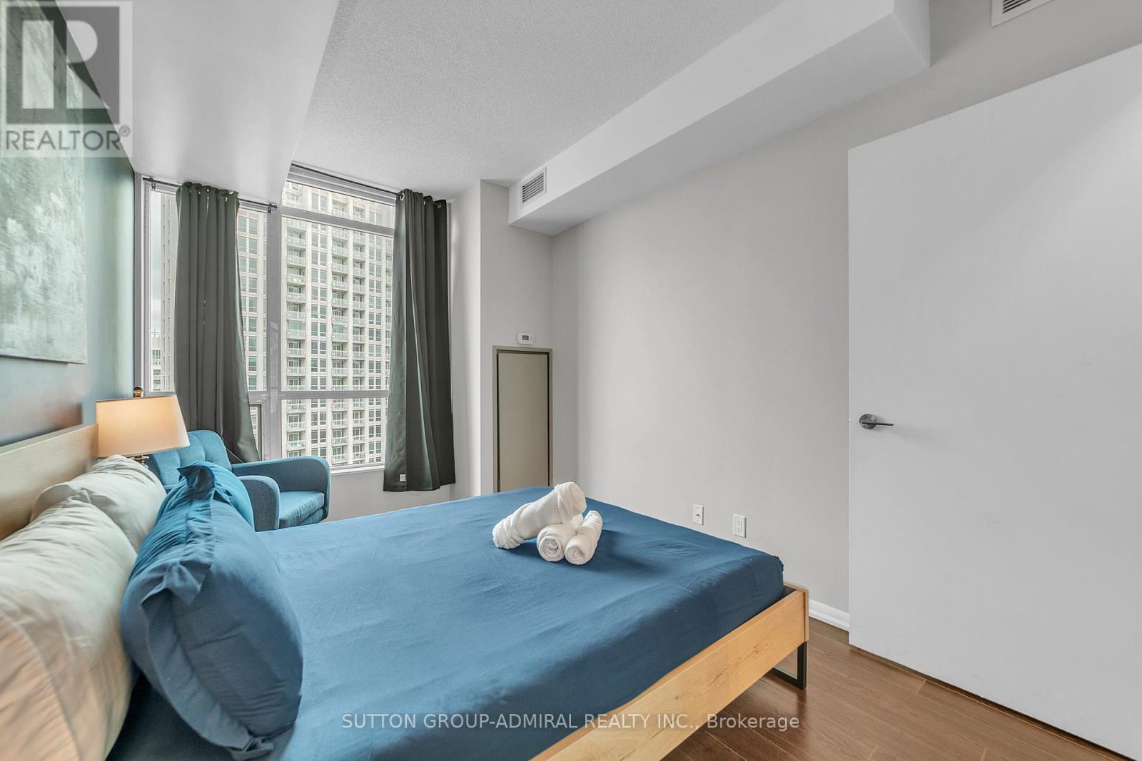 2601 - 215 Fort York Boulevard, Toronto, Ontario  M5V 4A2 - Photo 34 - C12992172