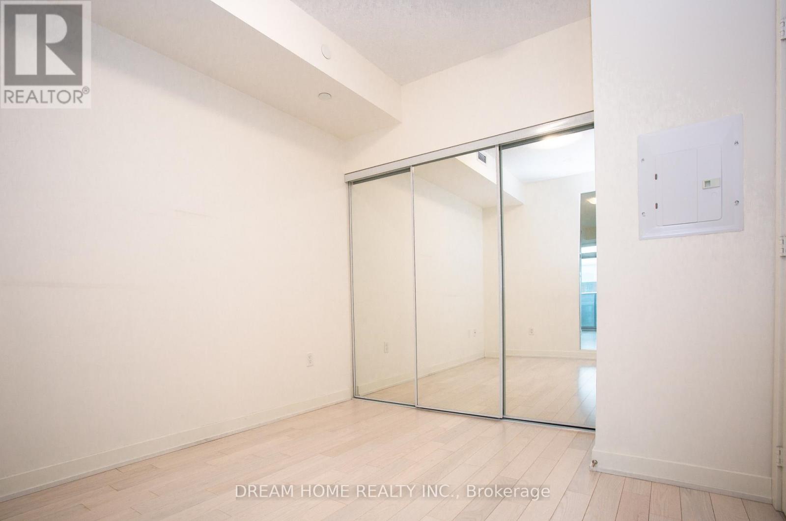 816 - 330 Richmond Street W, Toronto, Ontario  M5V 1X2 - Photo 11 - C12992228