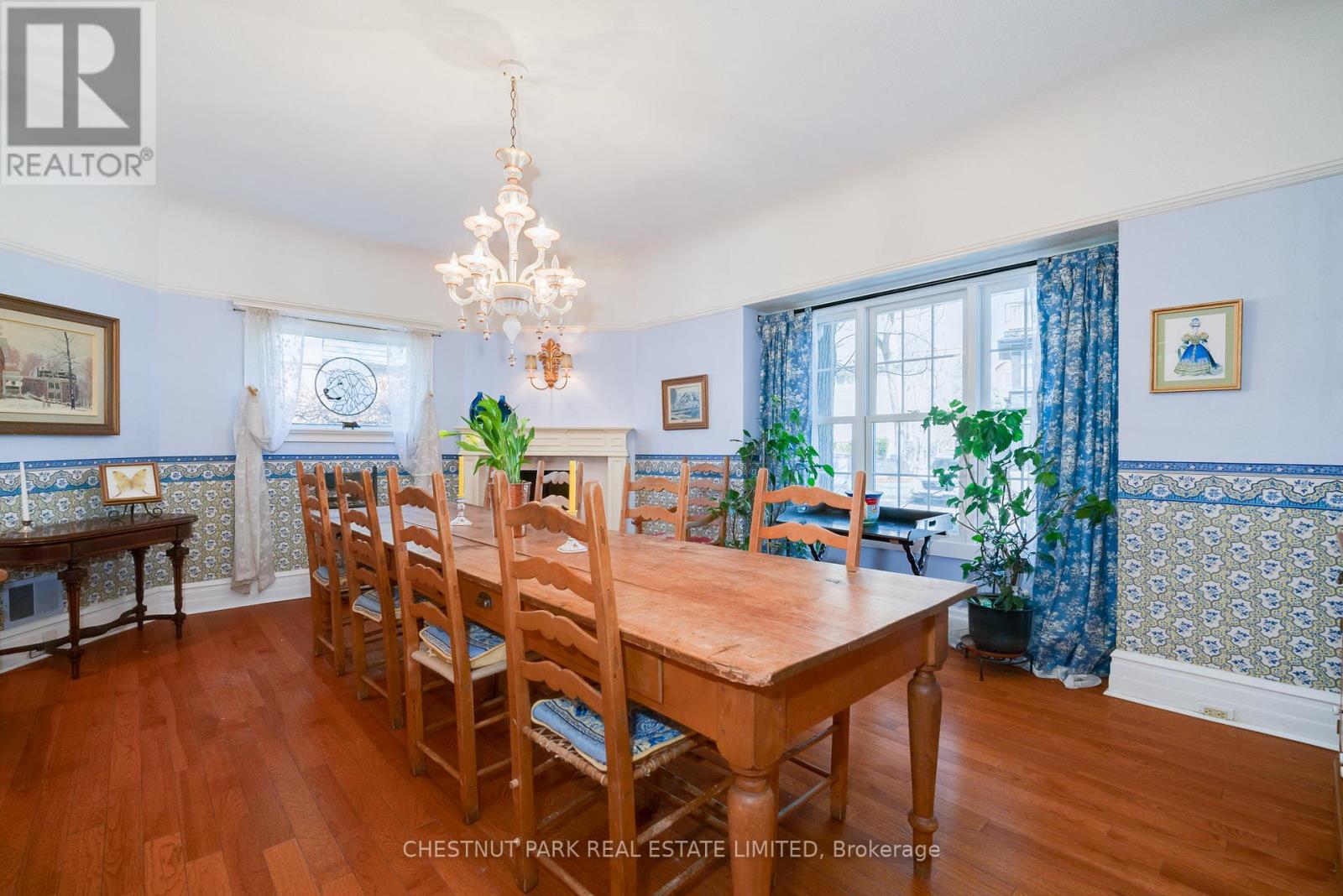 56 Poplar Plains Road, Toronto, Ontario  M4V 2M8 - Photo 10 - C12992276