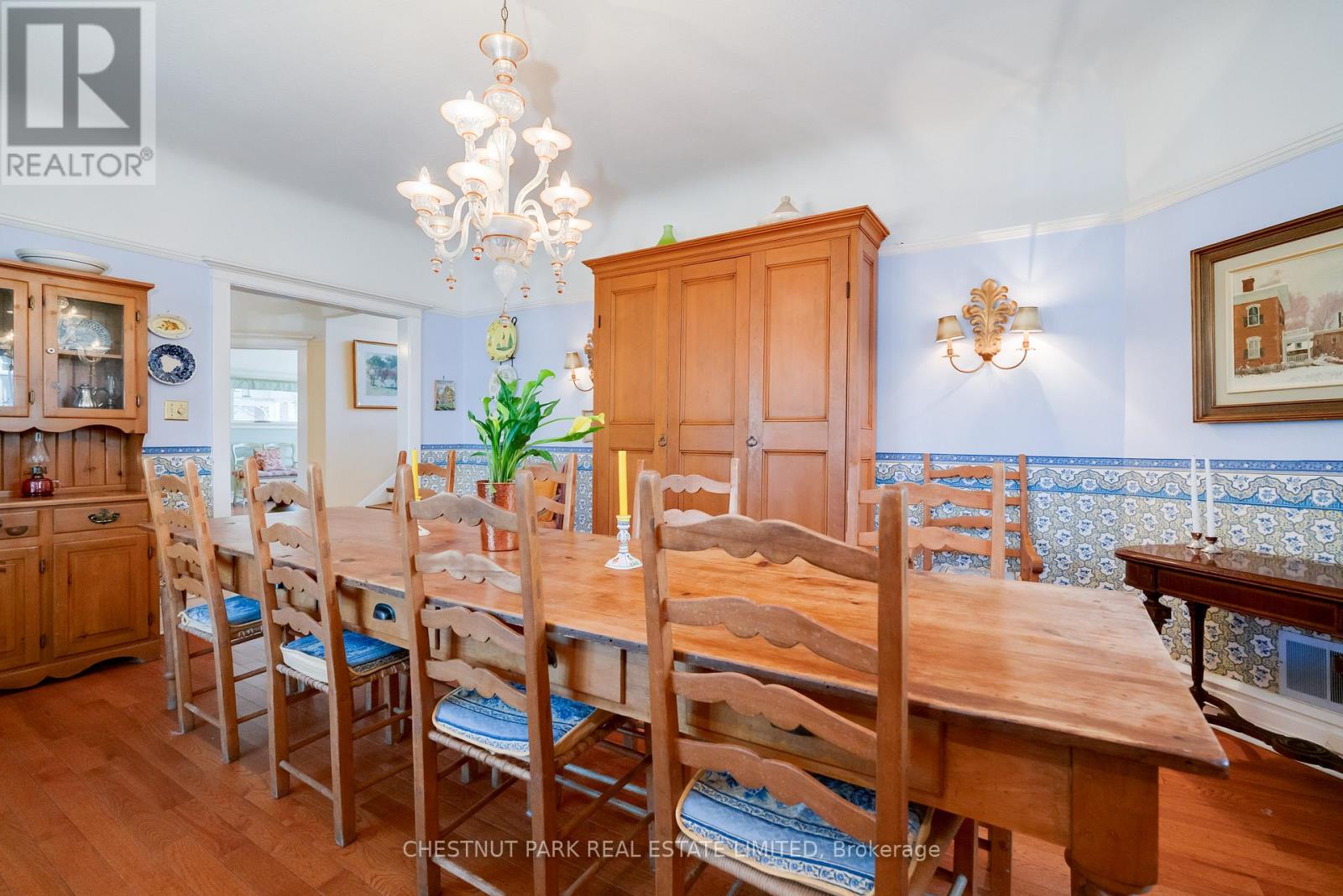 56 Poplar Plains Road, Toronto, Ontario  M4V 2M8 - Photo 12 - C12992276