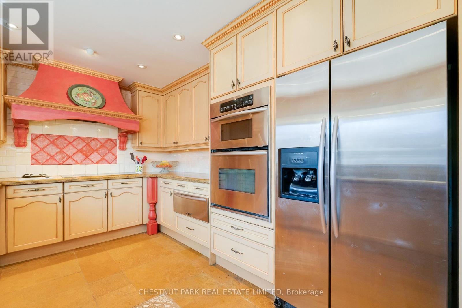 56 Poplar Plains Road, Toronto, Ontario  M4V 2M8 - Photo 17 - C12992276