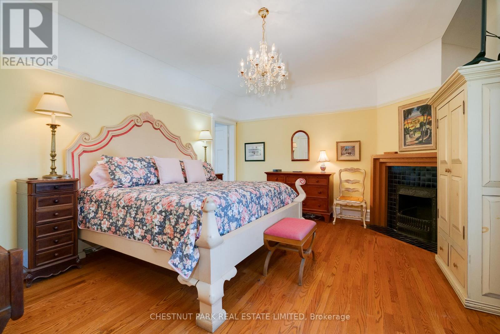 56 Poplar Plains Road, Toronto, Ontario  M4V 2M8 - Photo 21 - C12992276