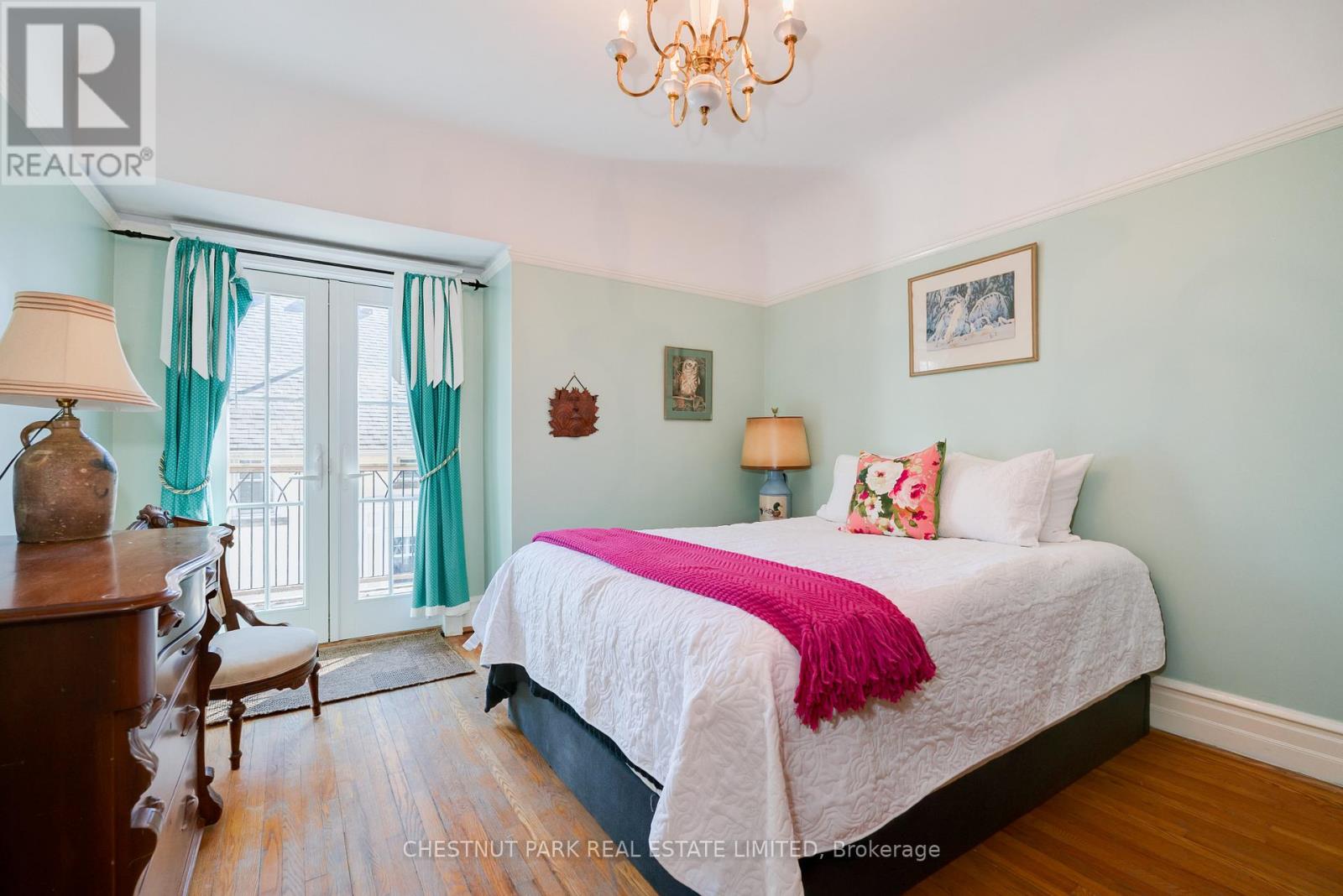 56 Poplar Plains Road, Toronto, Ontario  M4V 2M8 - Photo 24 - C12992276