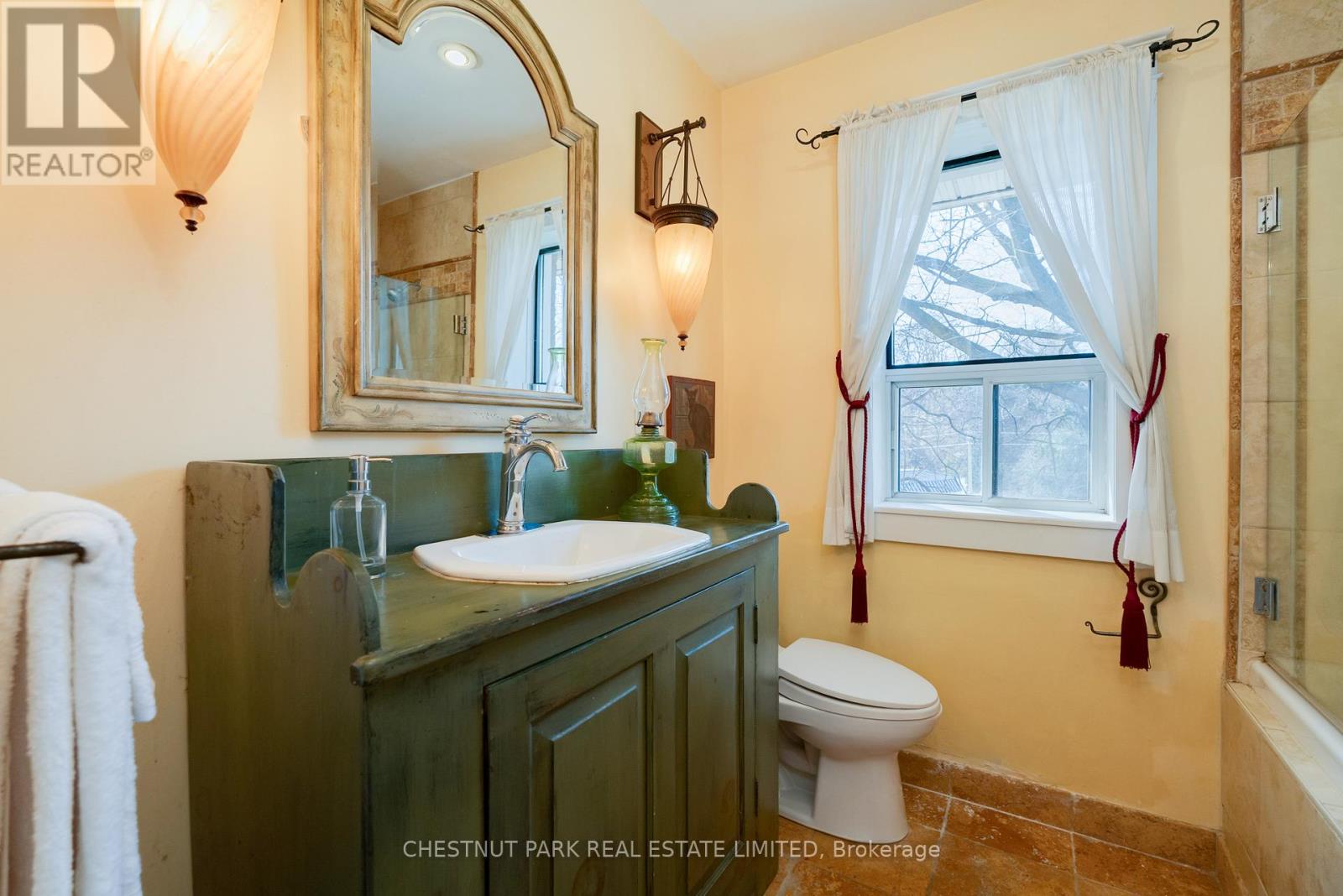 56 Poplar Plains Road, Toronto, Ontario  M4V 2M8 - Photo 28 - C12992276