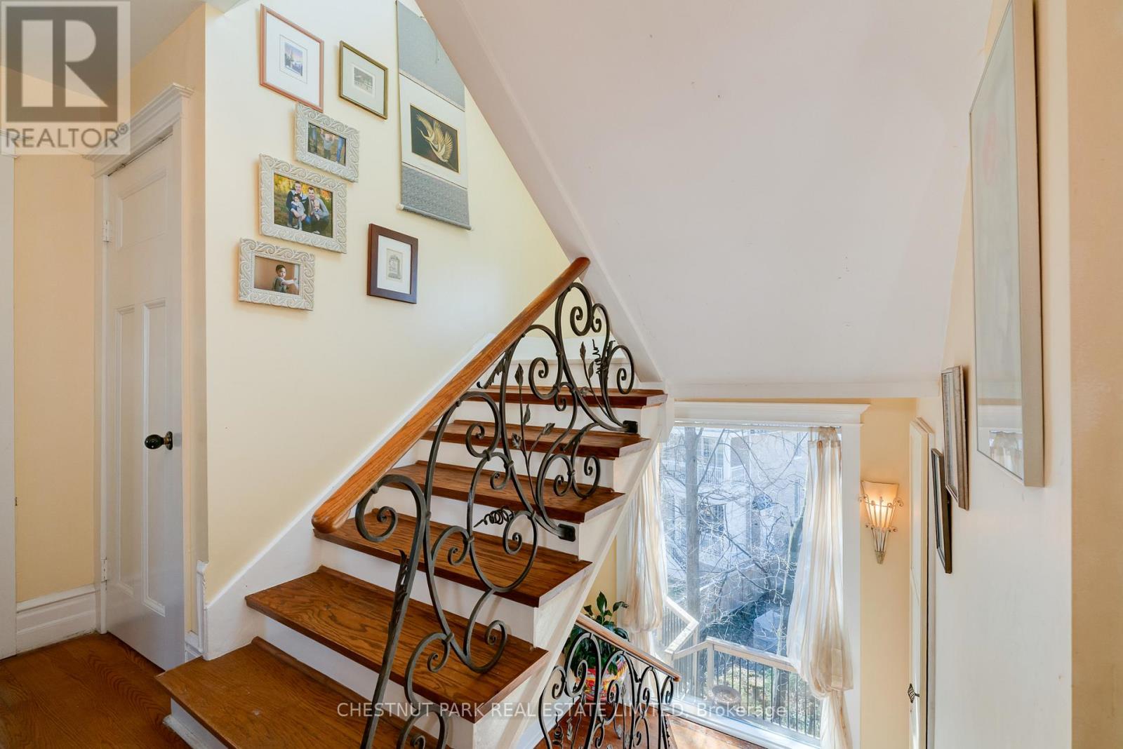 56 Poplar Plains Road, Toronto, Ontario  M4V 2M8 - Photo 29 - C12992276