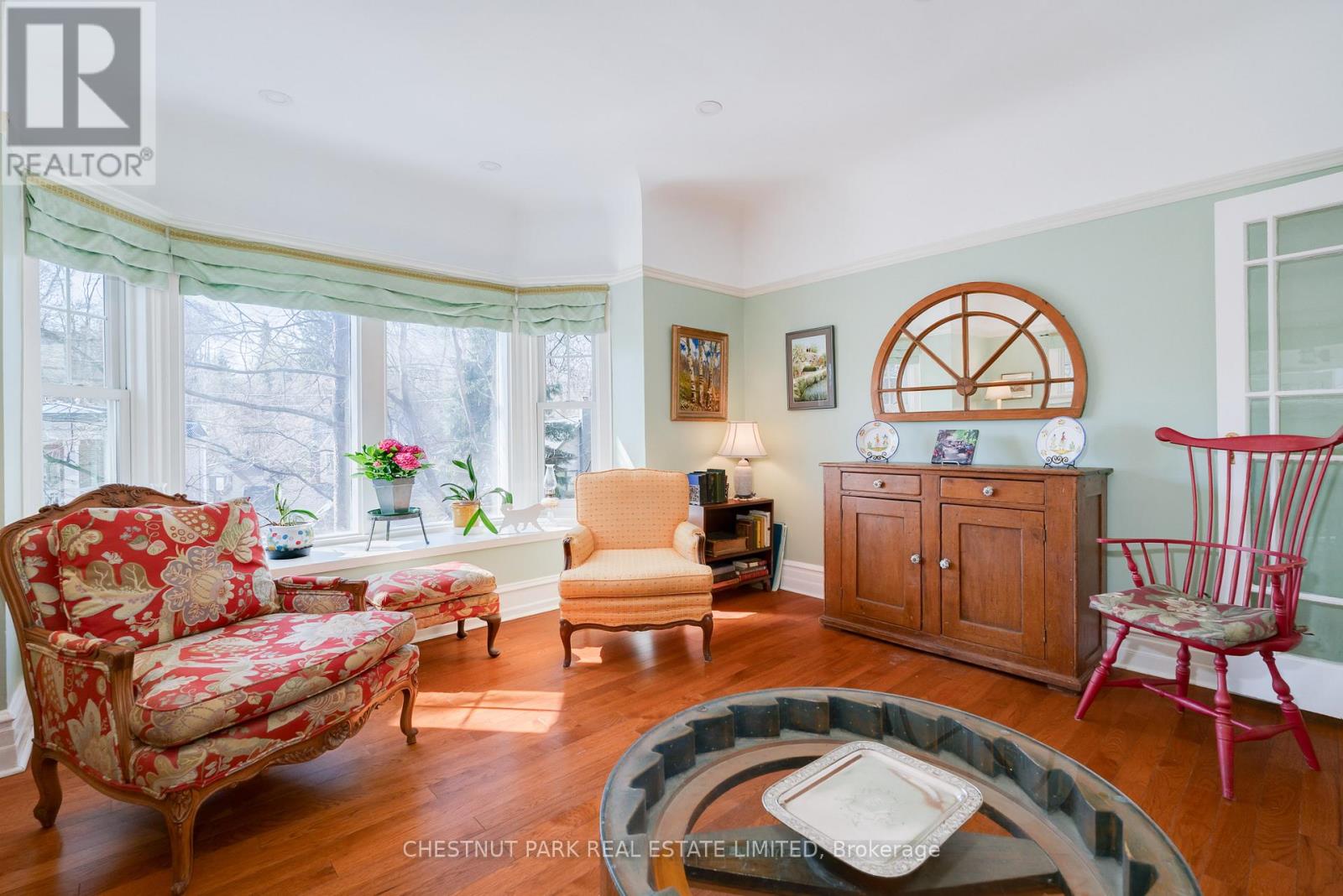 56 Poplar Plains Road, Toronto, Ontario  M4V 2M8 - Photo 5 - C12992276