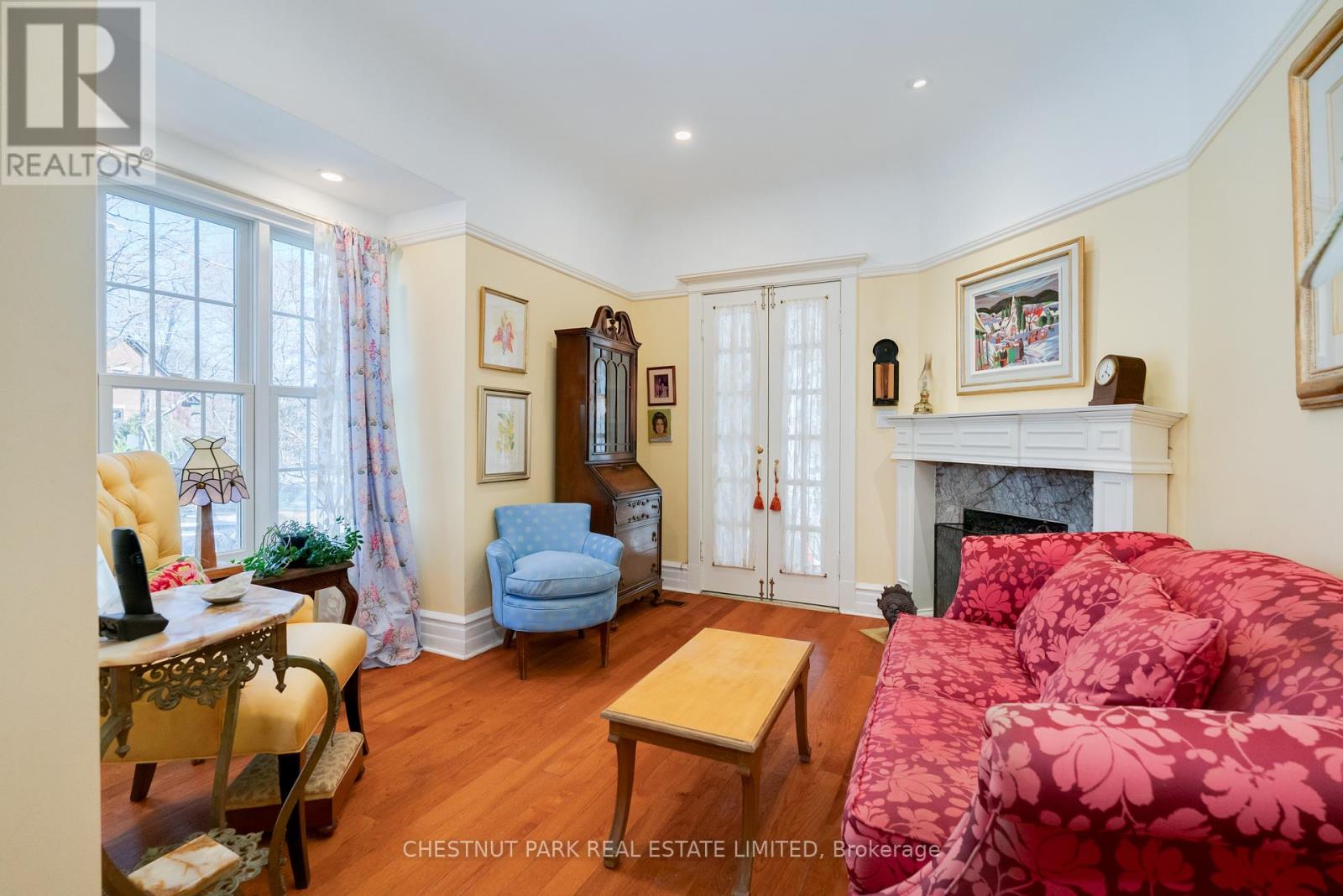 56 Poplar Plains Road, Toronto, Ontario  M4V 2M8 - Photo 8 - C12992276