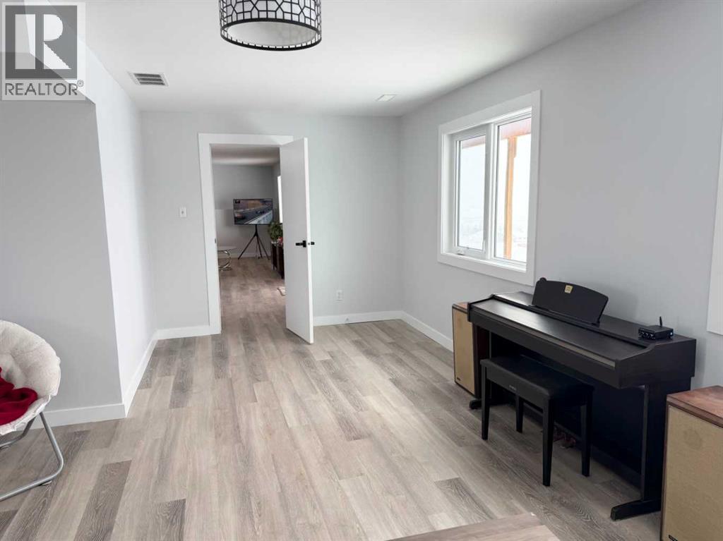 8142 26 Avenue, Coleman, Alberta  T0K 0M0 - Photo 32 - A2297689