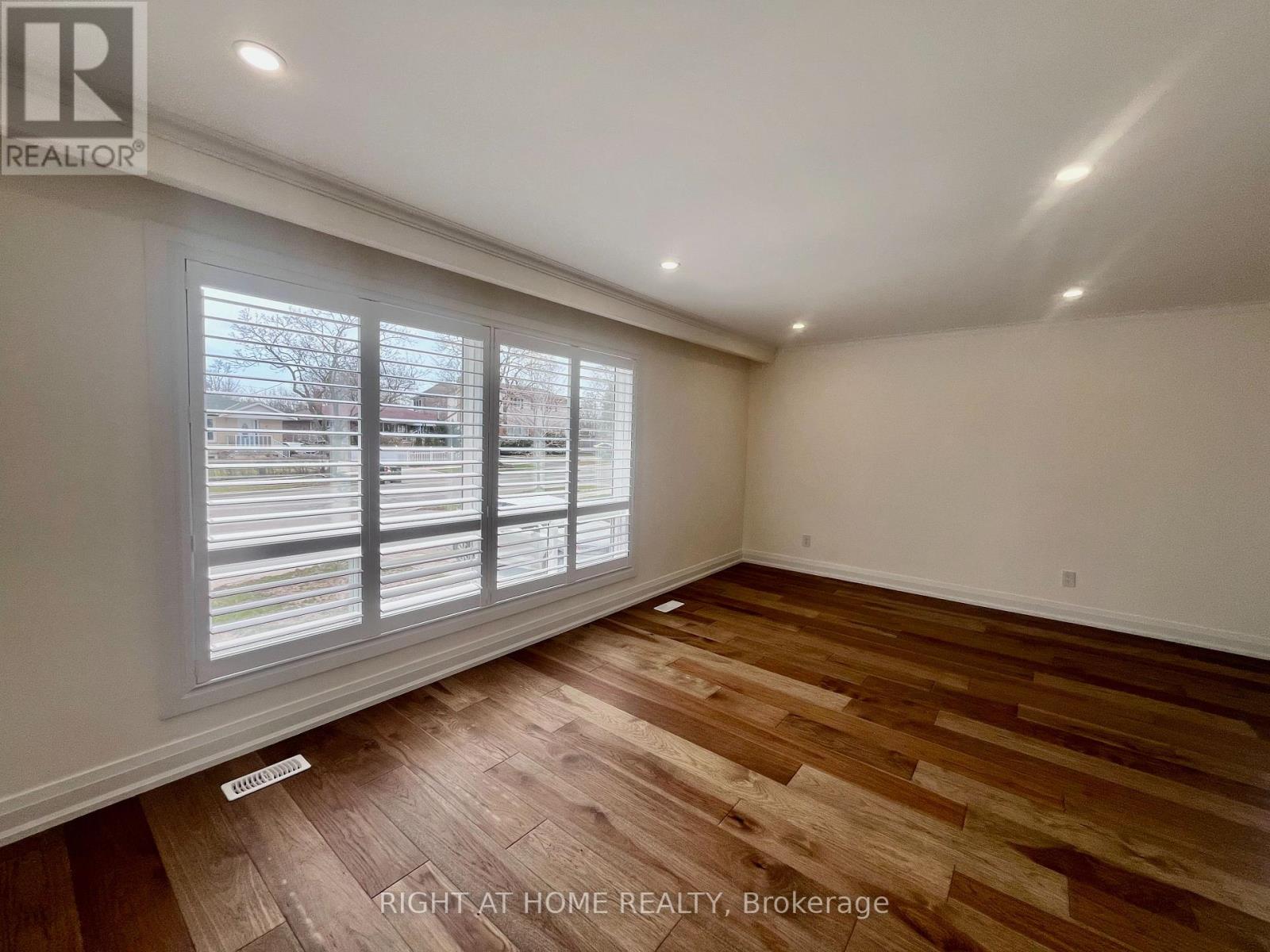 22 Frolick Crescent, Toronto, Ontario  M1G 3E7 - Photo 4 - E12992088