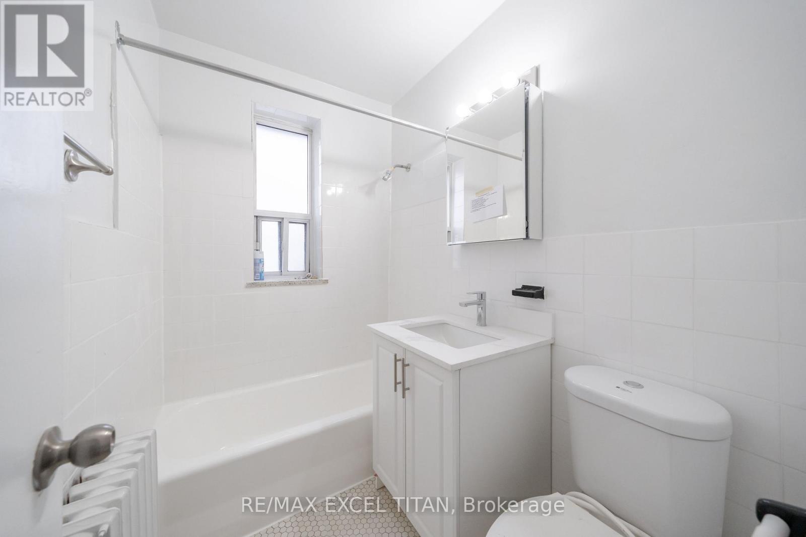 9 - 156 Kingston Road, Toronto, Ontario  M4L 1T1 - Photo 8 - E12992132