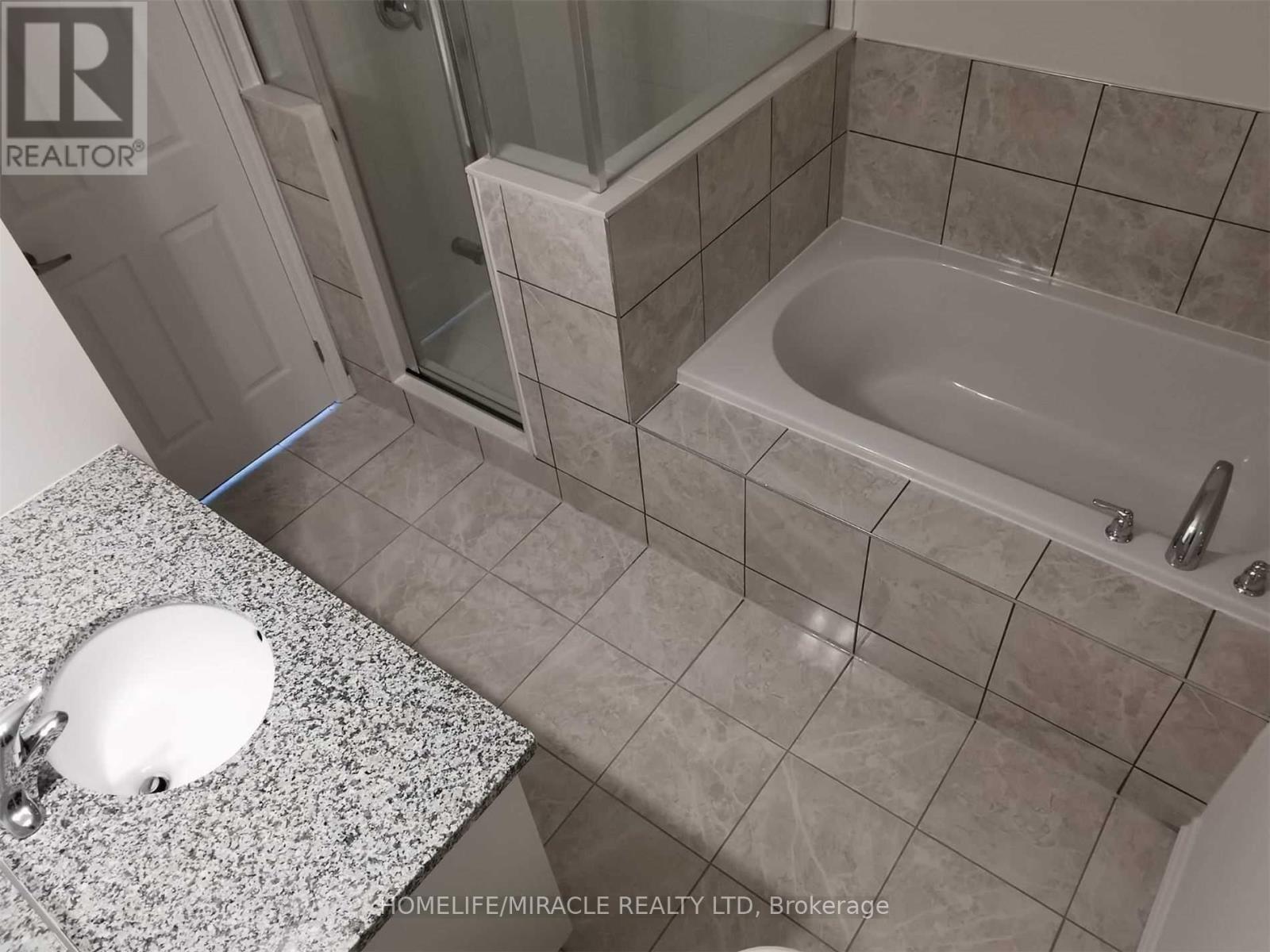 2559 Barbarolli Path, Oshawa, Ontario  L1L 0P9 - Photo 11 - E12992134