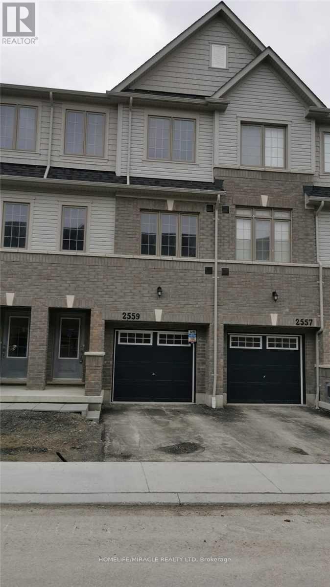 2559 Barbarolli Path, Oshawa, Ontario  L1L 0P9 - Photo 2 - E12992134