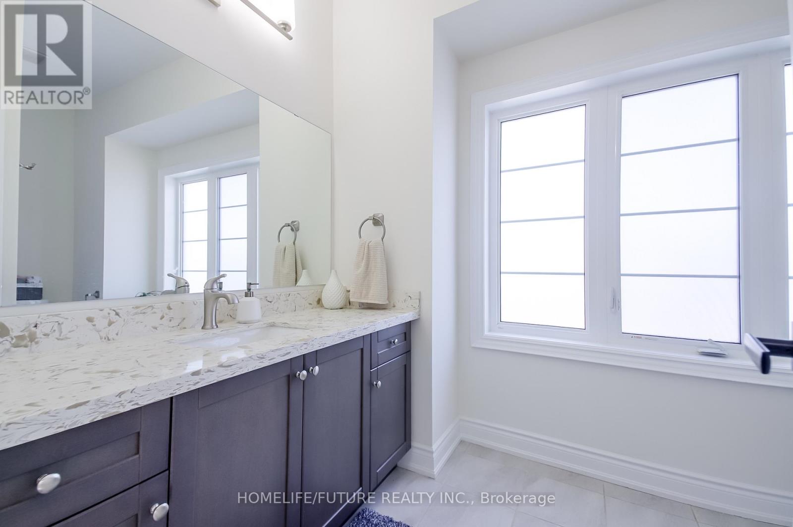 27 Ogston Crescent, Whitby, Ontario  L1P 0H3 - Photo 4 - E12992196