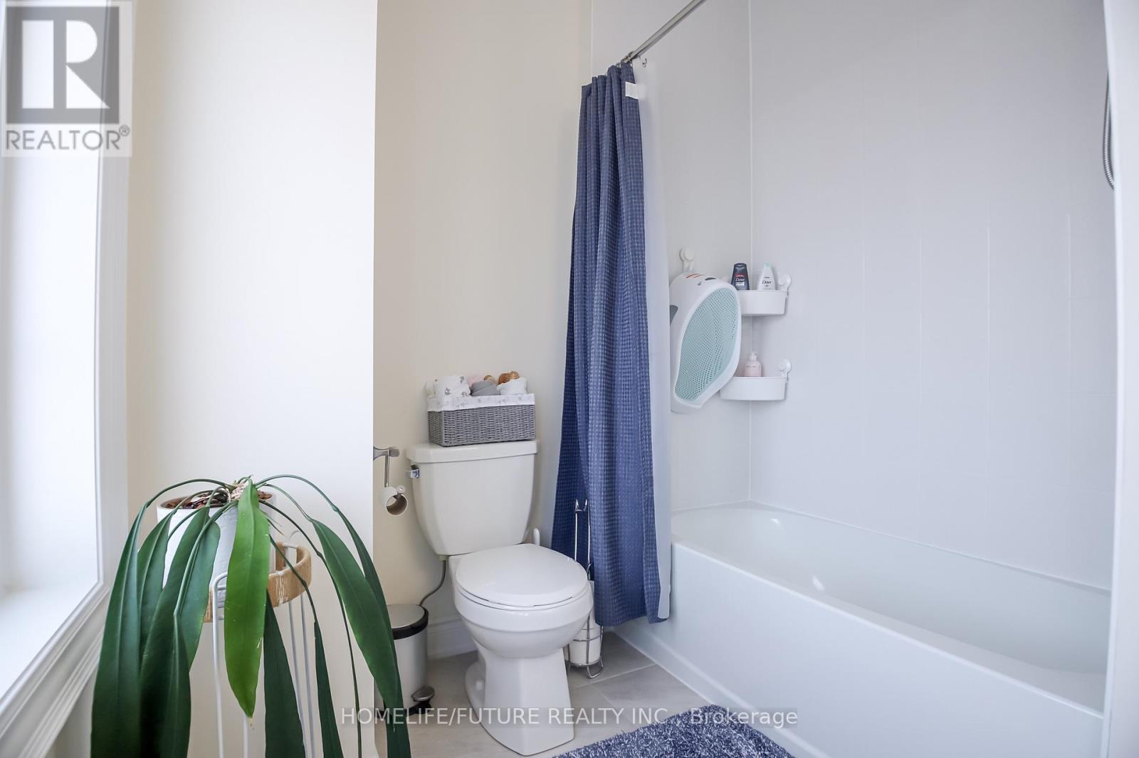 27 Ogston Crescent, Whitby, Ontario  L1P 0H3 - Photo 5 - E12992196