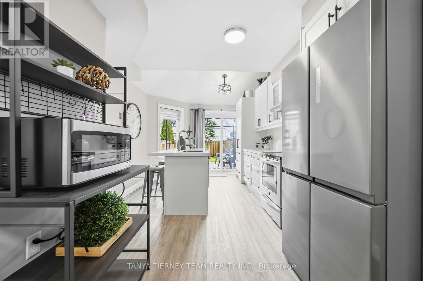 86 Zachary Place, Whitby, Ontario  L1M 1E2 - Photo 11 - E12992300