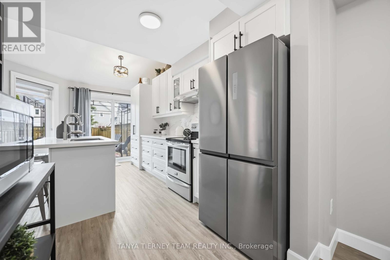 86 Zachary Place, Whitby, Ontario  L1M 1E2 - Photo 12 - E12992300