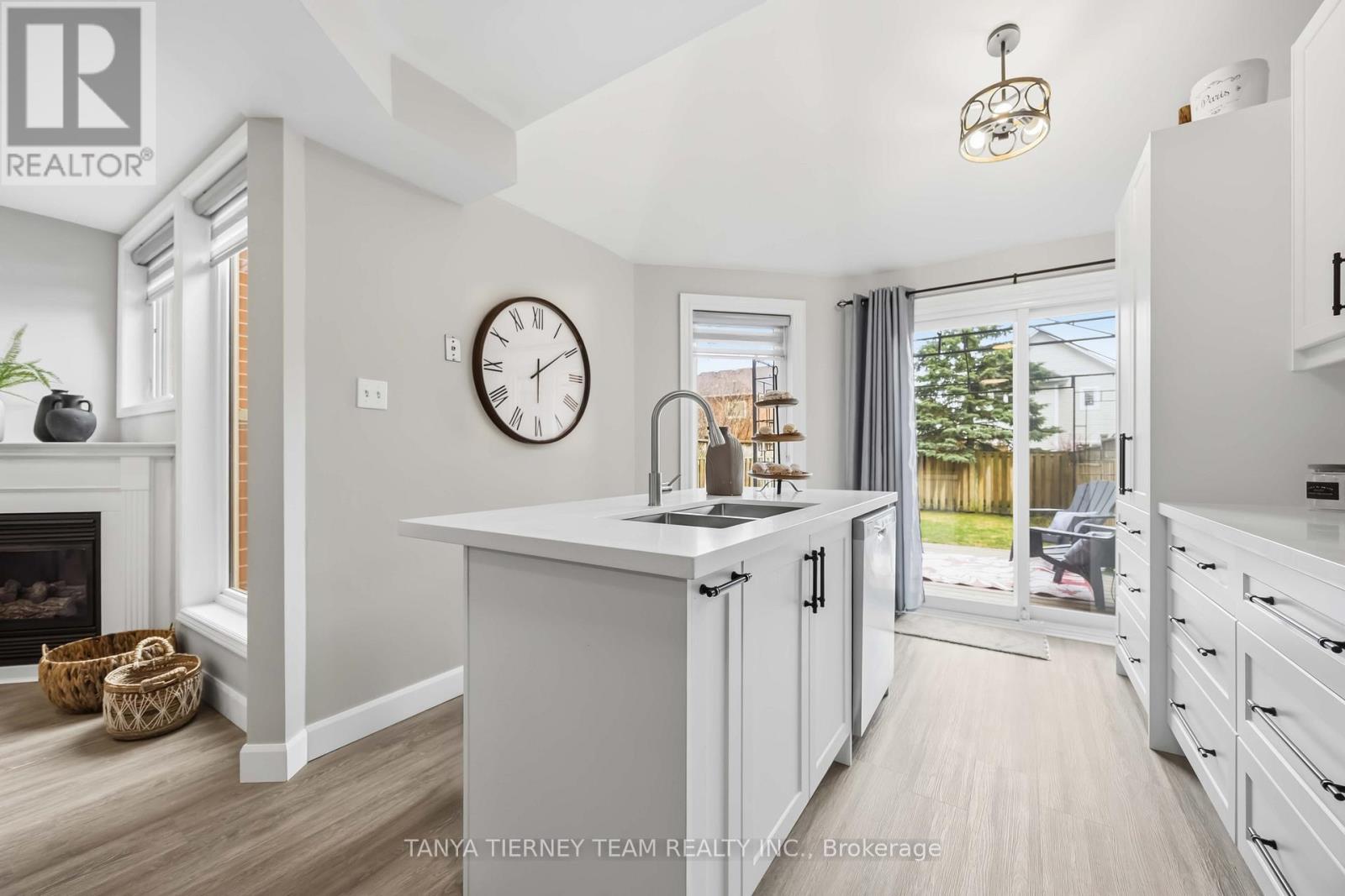 86 Zachary Place, Whitby, Ontario  L1M 1E2 - Photo 14 - E12992300