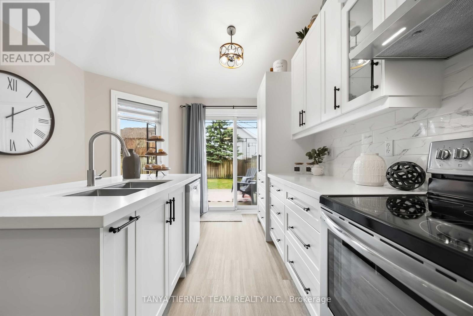 86 Zachary Place, Whitby, Ontario  L1M 1E2 - Photo 15 - E12992300