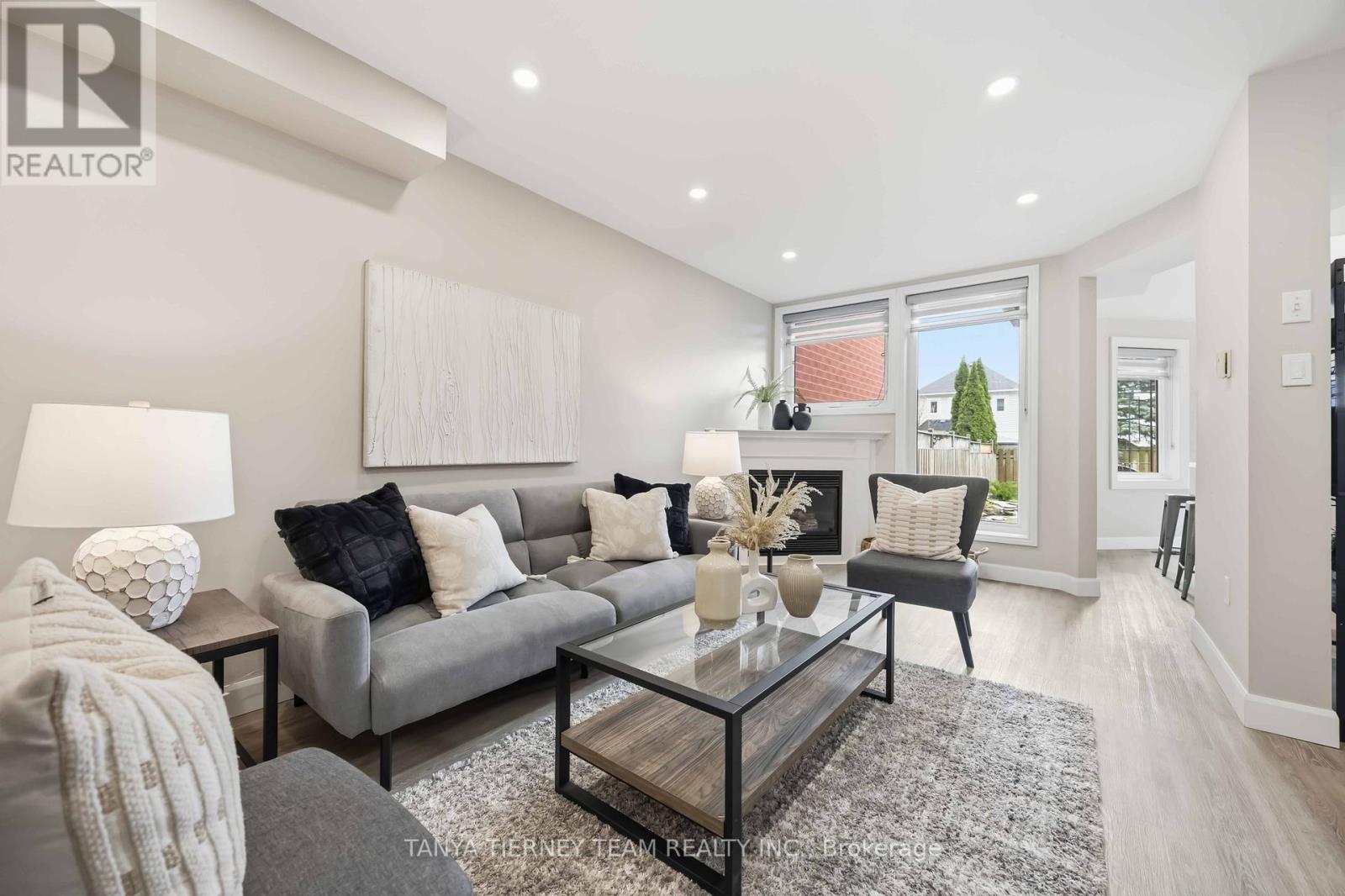 86 Zachary Place, Whitby, Ontario  L1M 1E2 - Photo 7 - E12992300