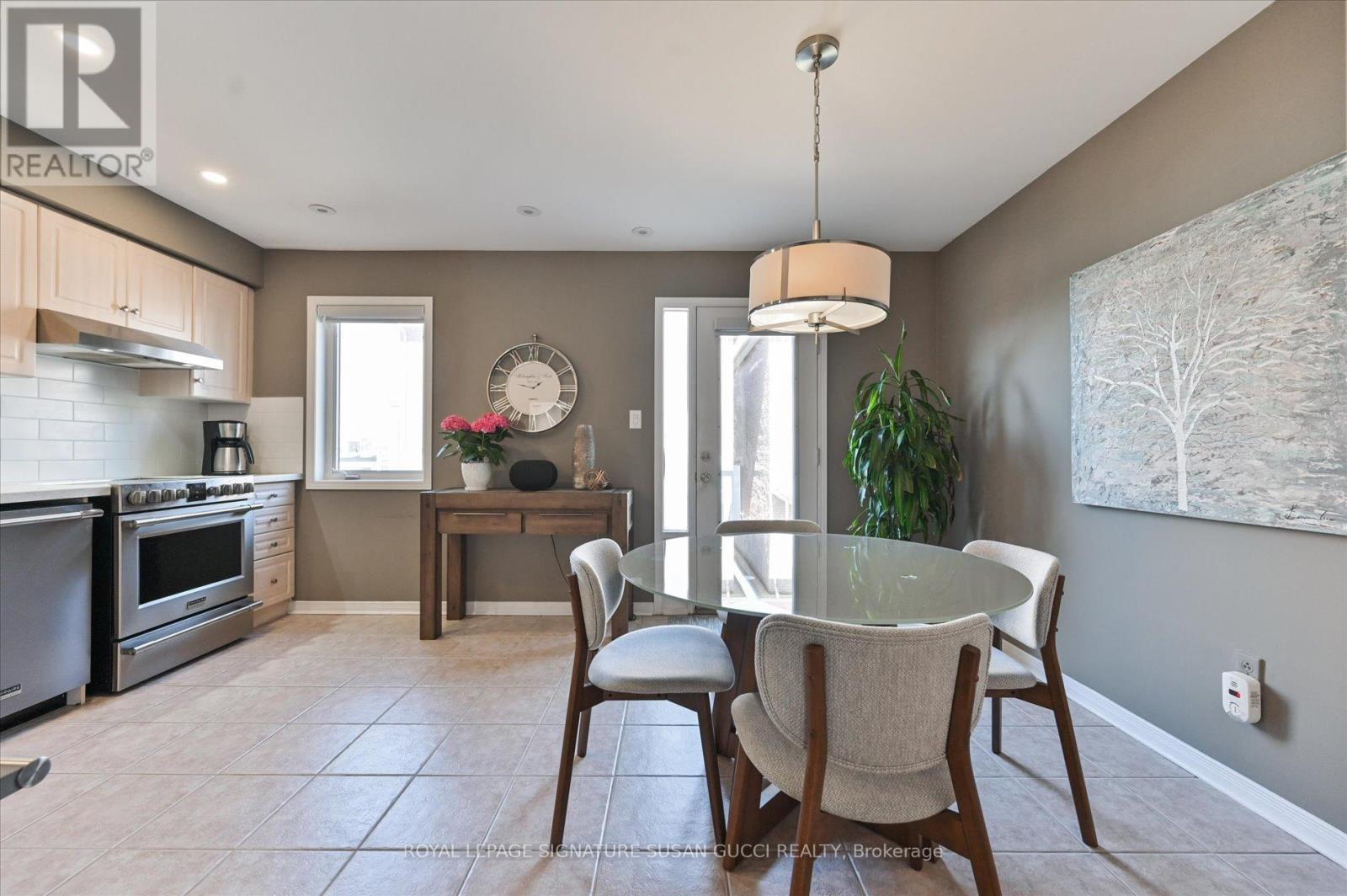 4 Blair Street, Toronto, Ontario  M4B 3N6 - Photo 10 - E12992368