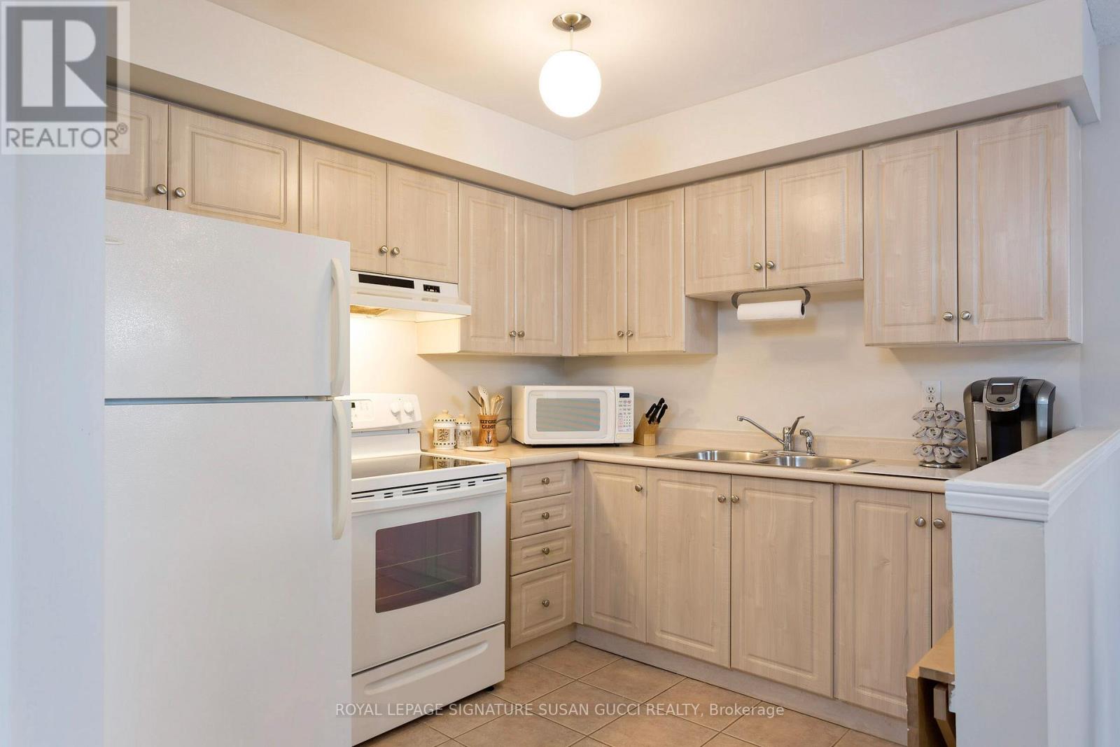 4 Blair Street, Toronto, Ontario  M4B 3N6 - Photo 28 - E12992368