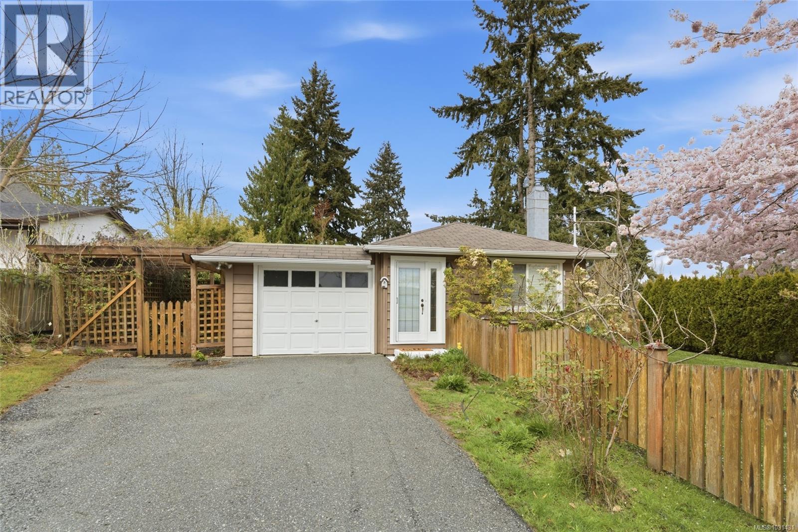 629 Jones St, Qualicum Beach, British Columbia  V9K 1H2 - Photo 12 - 1031431