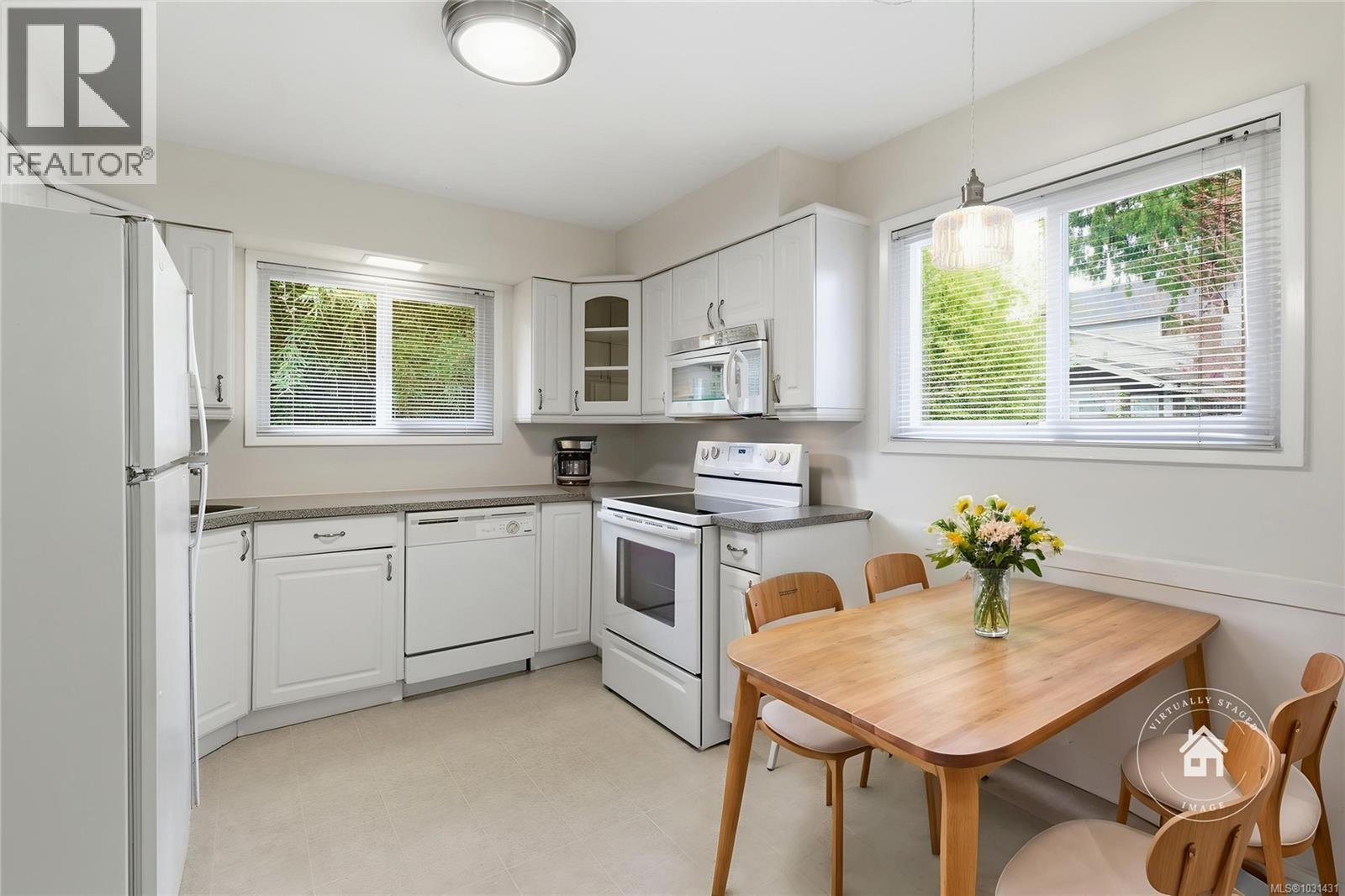 629 Jones St, Qualicum Beach, British Columbia  V9K 1H2 - Photo 4 - 1031431