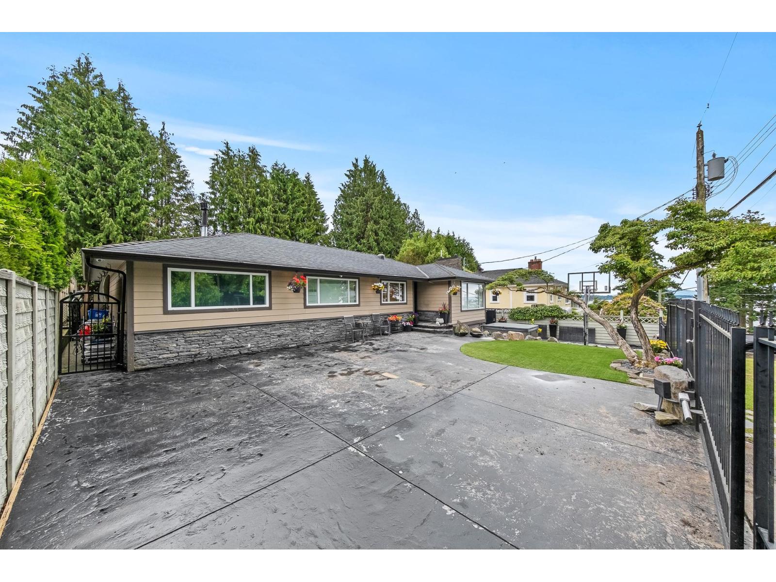 1360 Everall Street, White Rock, British Columbia  V4B 3S6 - Photo 3 - R3109306