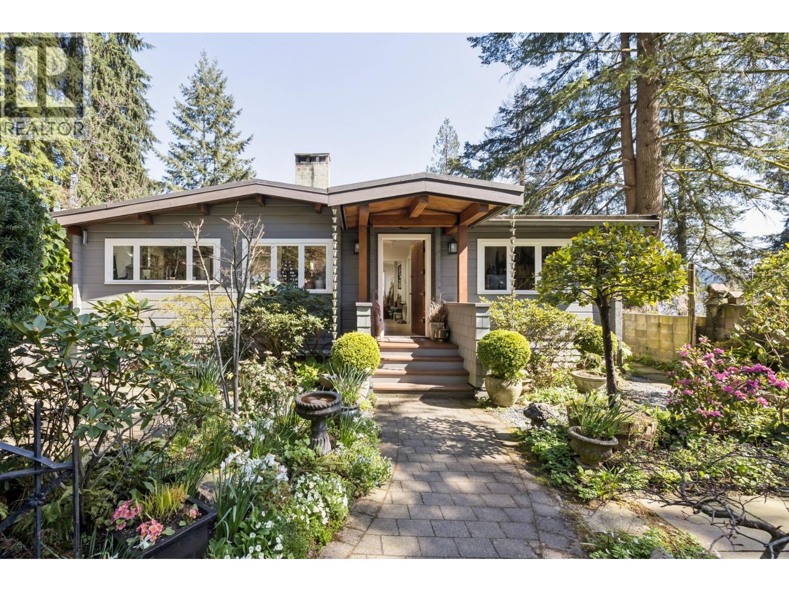 5457 Indian River Drive, North Vancouver, British Columbia  V7G 2T7 - Photo 4 - R3109975