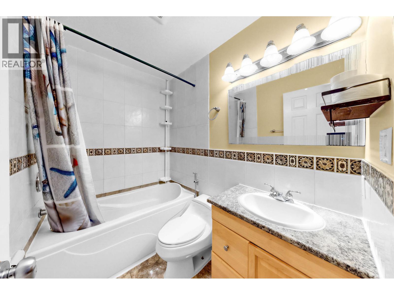 982 Howie Avenue, Coquitlam, British Columbia  V3J 1T3 - Photo 13 - R3107266