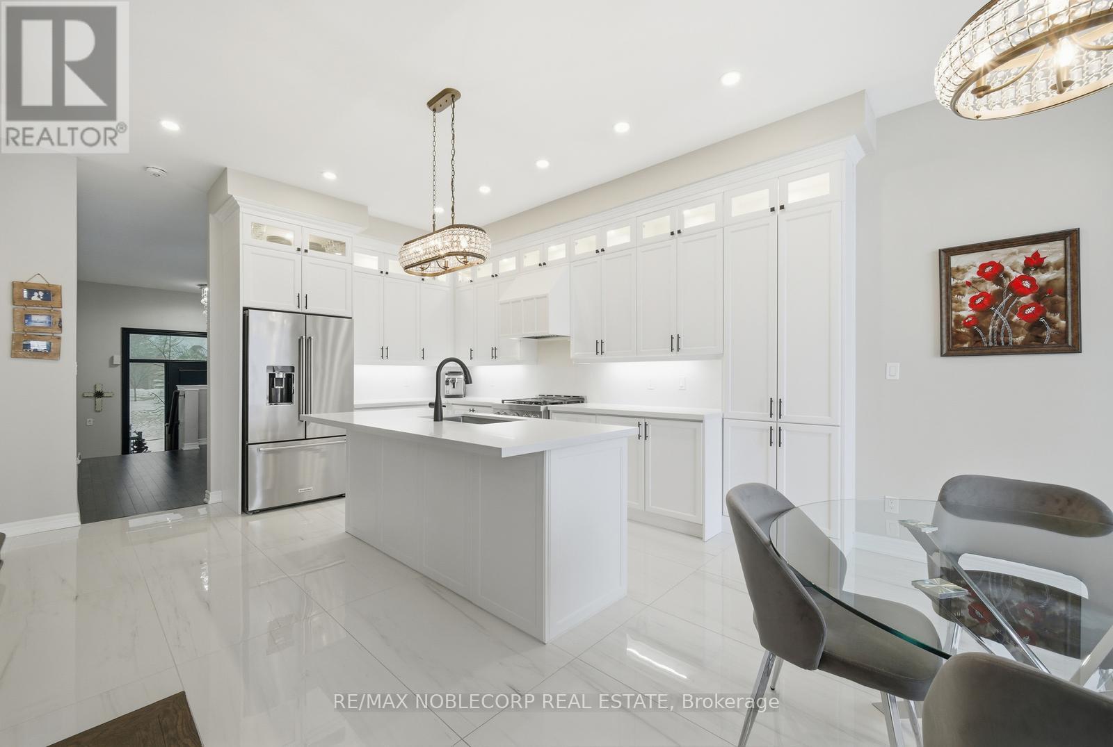 40 Pierce Place, New Tecumseth (Tottenham), Ontario  L0G 1W0 - Photo 10 - N12992170