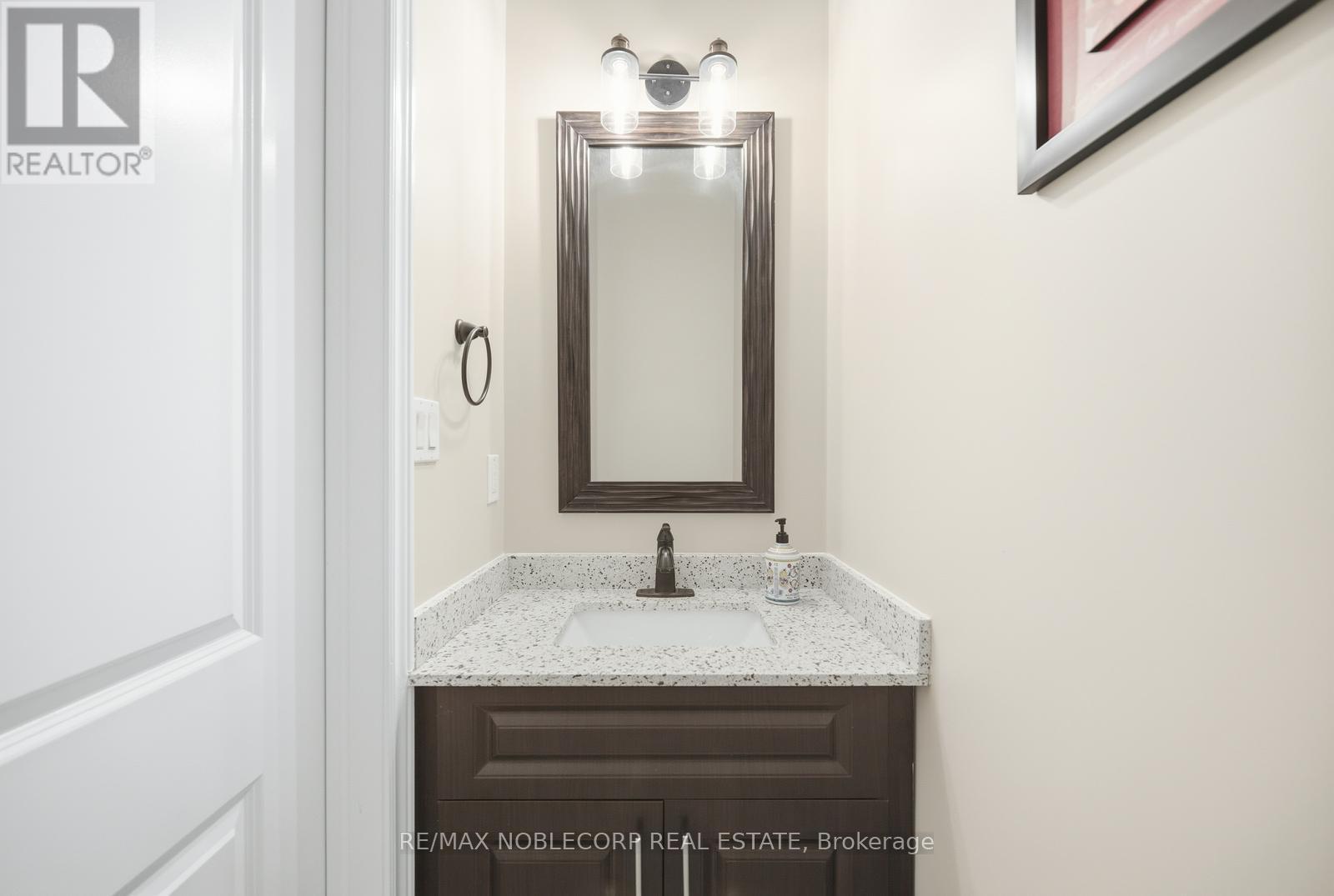 40 Pierce Place, New Tecumseth (Tottenham), Ontario  L0G 1W0 - Photo 21 - N12992170