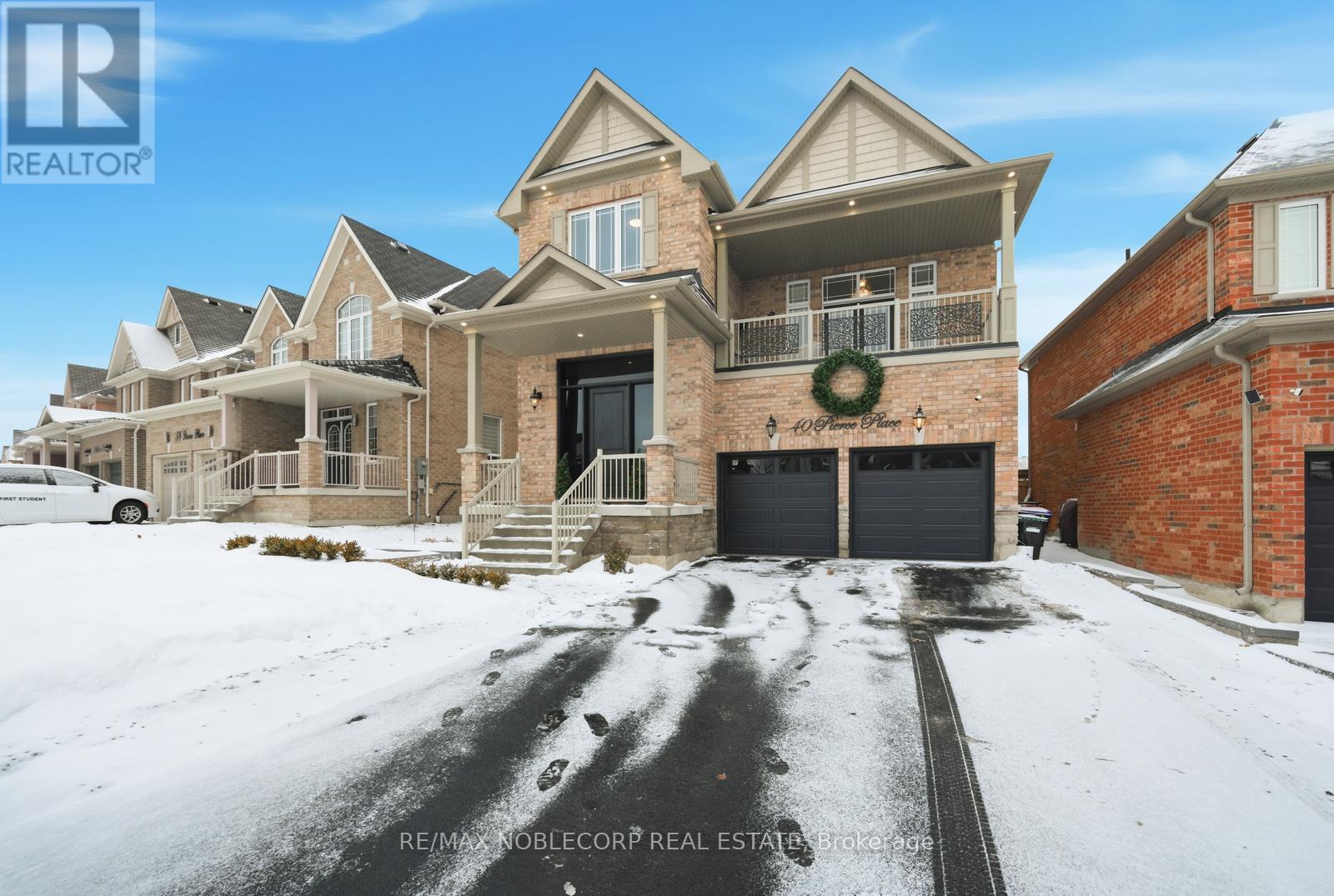 40 Pierce Place, New Tecumseth (Tottenham), Ontario  L0G 1W0 - Photo 3 - N12992170