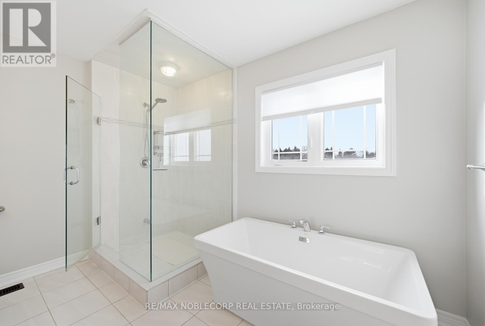 40 Pierce Place, New Tecumseth (Tottenham), Ontario  L0G 1W0 - Photo 32 - N12992170