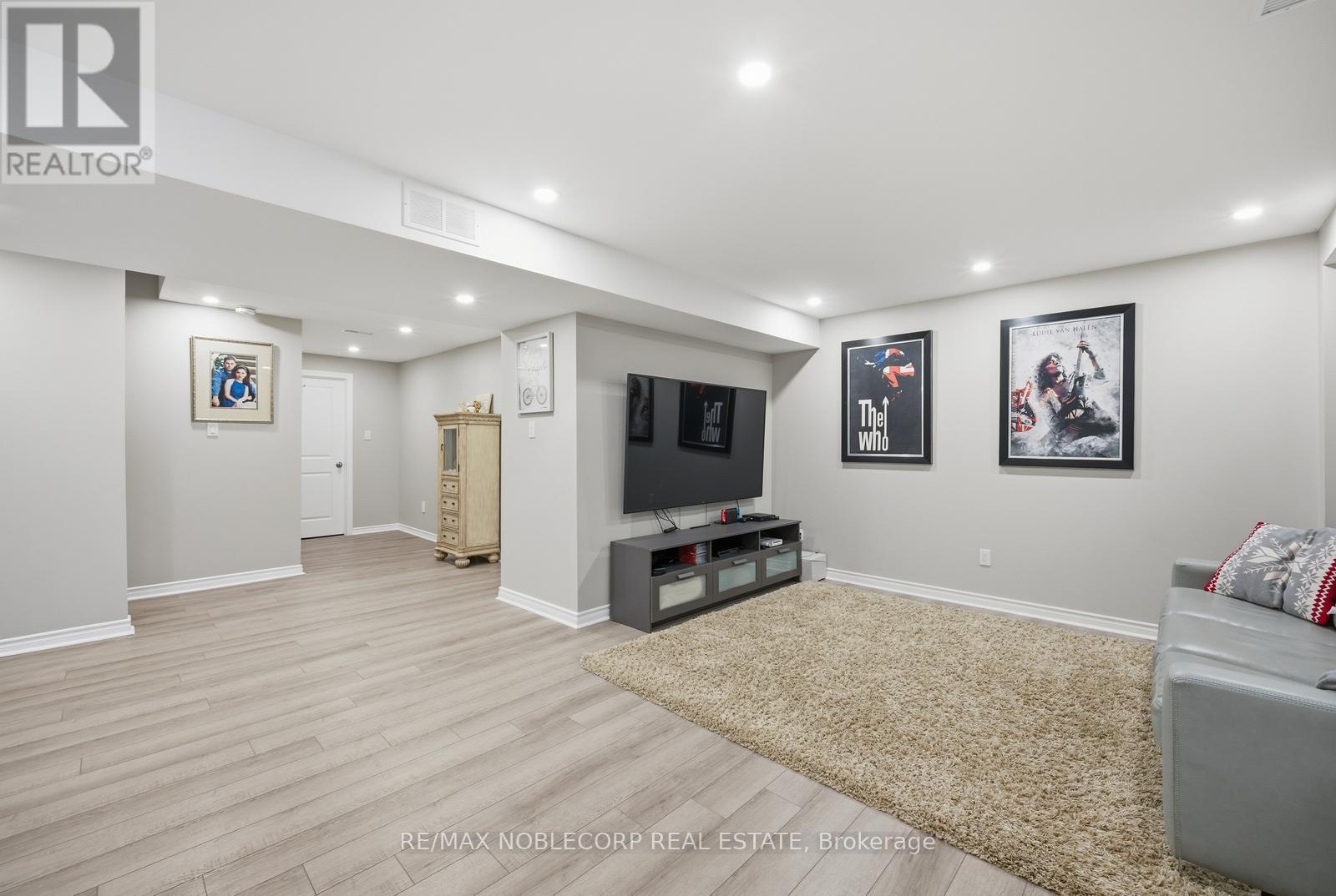 40 Pierce Place, New Tecumseth (Tottenham), Ontario  L0G 1W0 - Photo 41 - N12992170