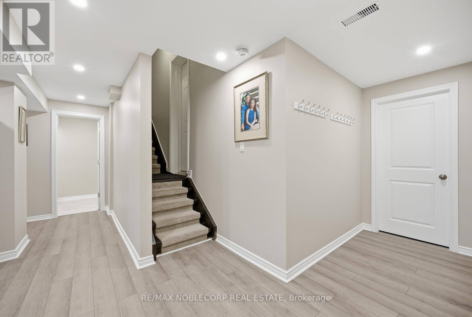 40 Pierce Place, New Tecumseth (Tottenham), Ontario  L0G 1W0 - Photo 44 - N12992170