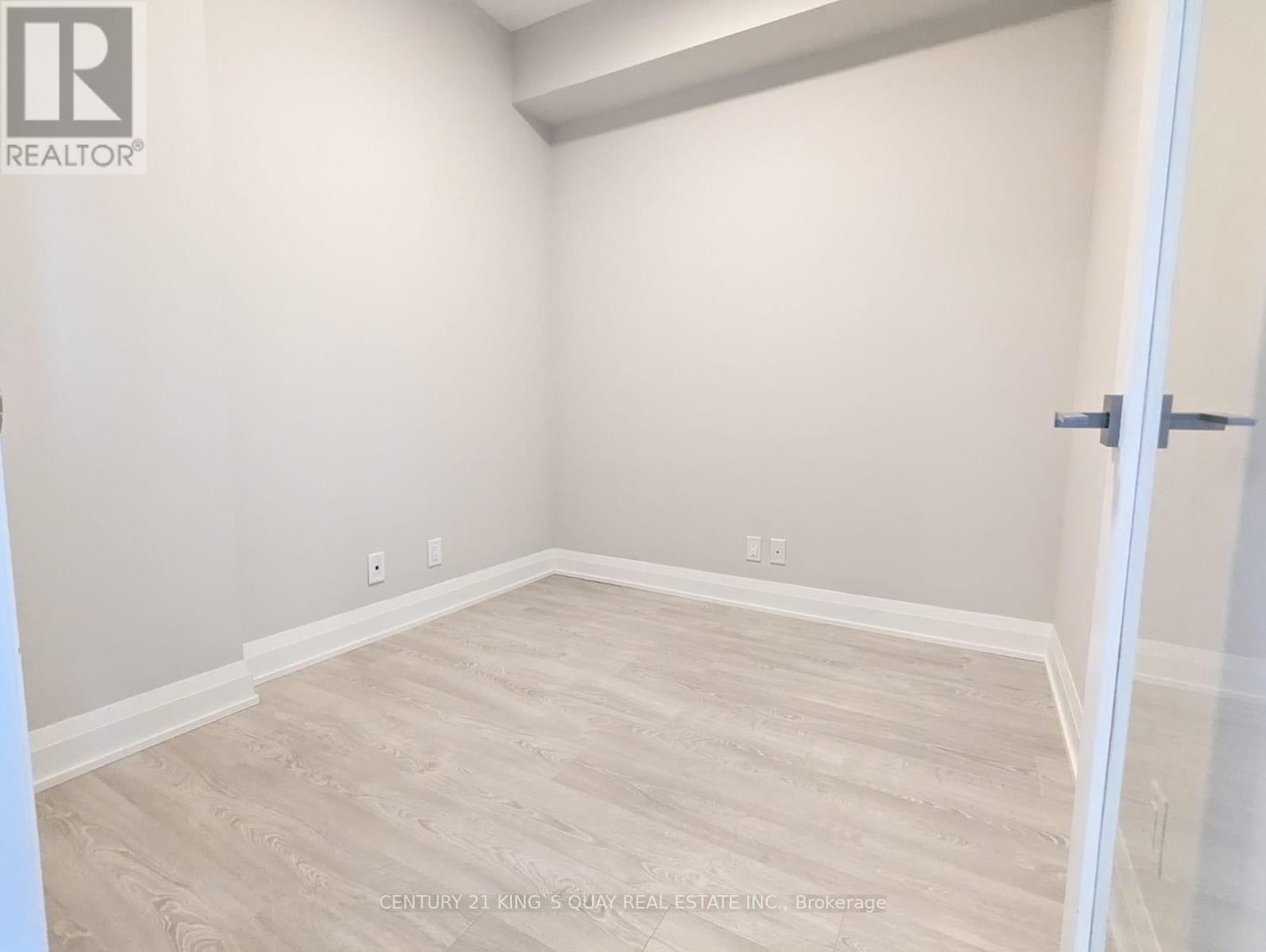 3308 - 8 Water Walk Drive, Markham, Ontario  L3R 6L4 - Photo 5 - N12992248