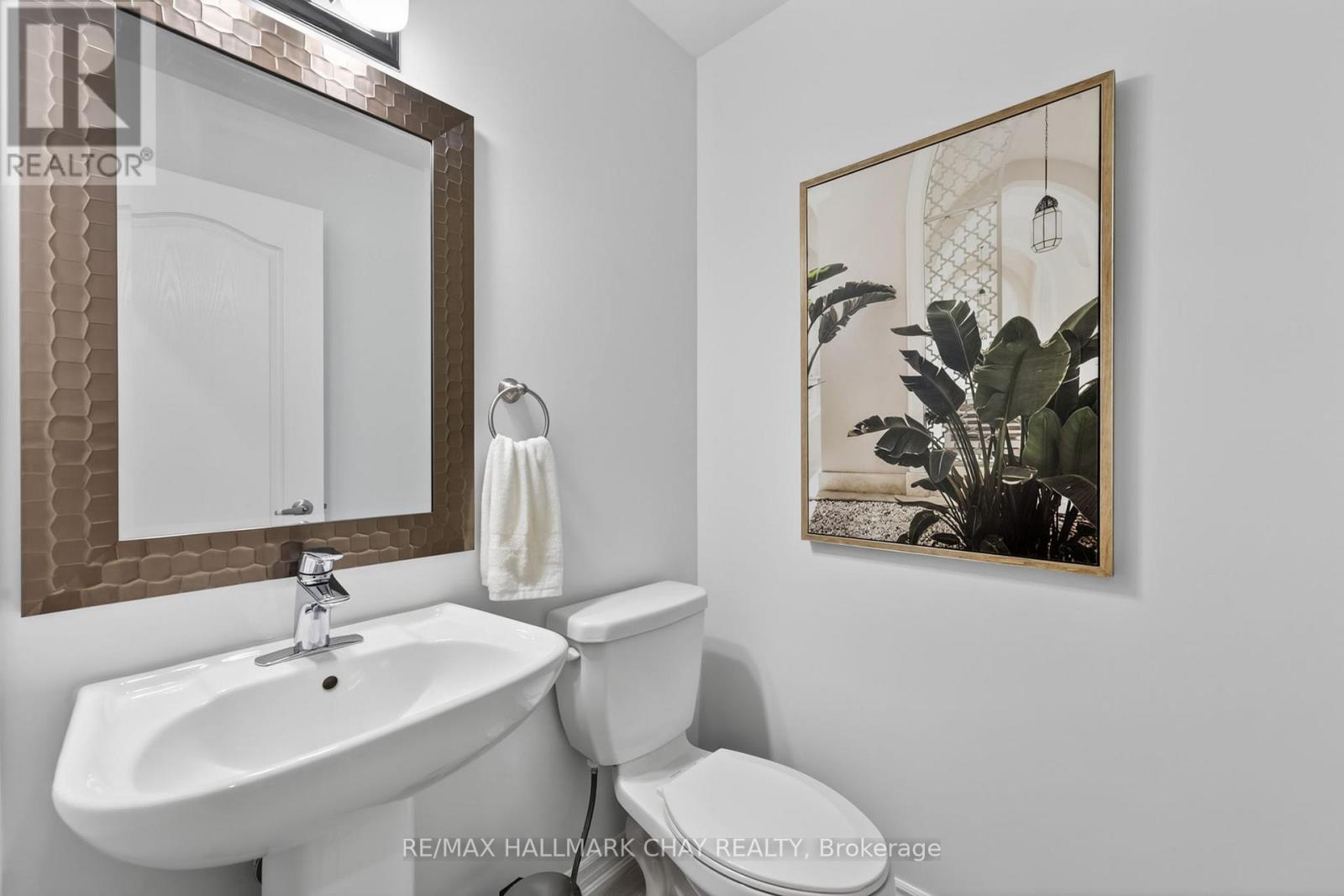 81 Alvin Pegg Drive, East Gwillimbury, Ontario  L9R 0R6 - Photo 13 - N12992258