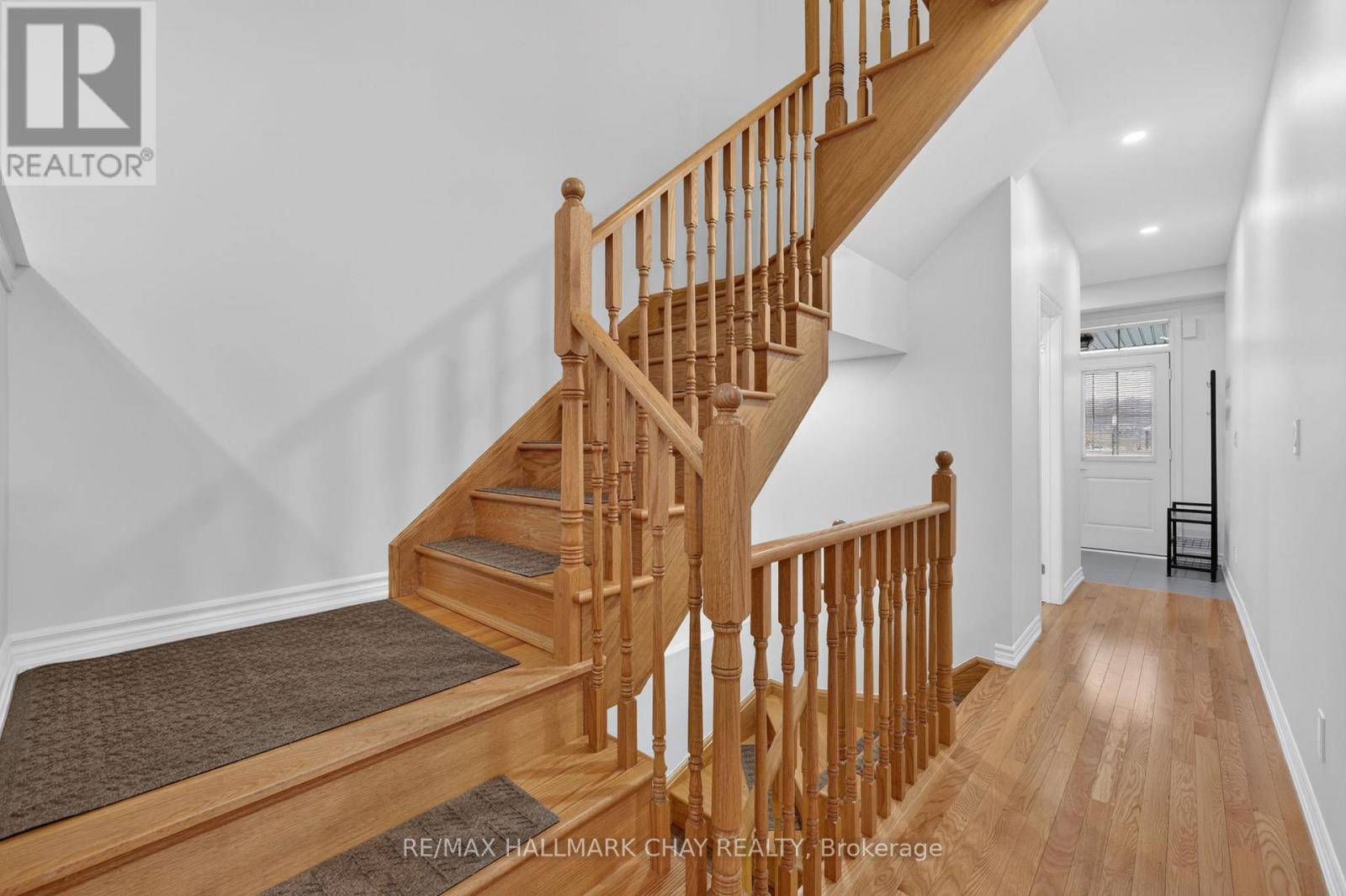 81 Alvin Pegg Drive, East Gwillimbury, Ontario  L9R 0R6 - Photo 14 - N12992258