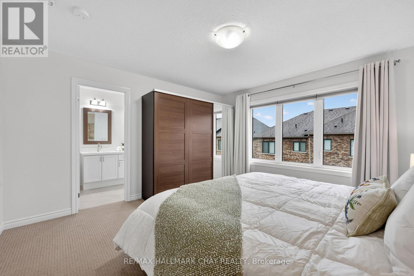 81 Alvin Pegg Drive, East Gwillimbury, Ontario  L9R 0R6 - Photo 16 - N12992258