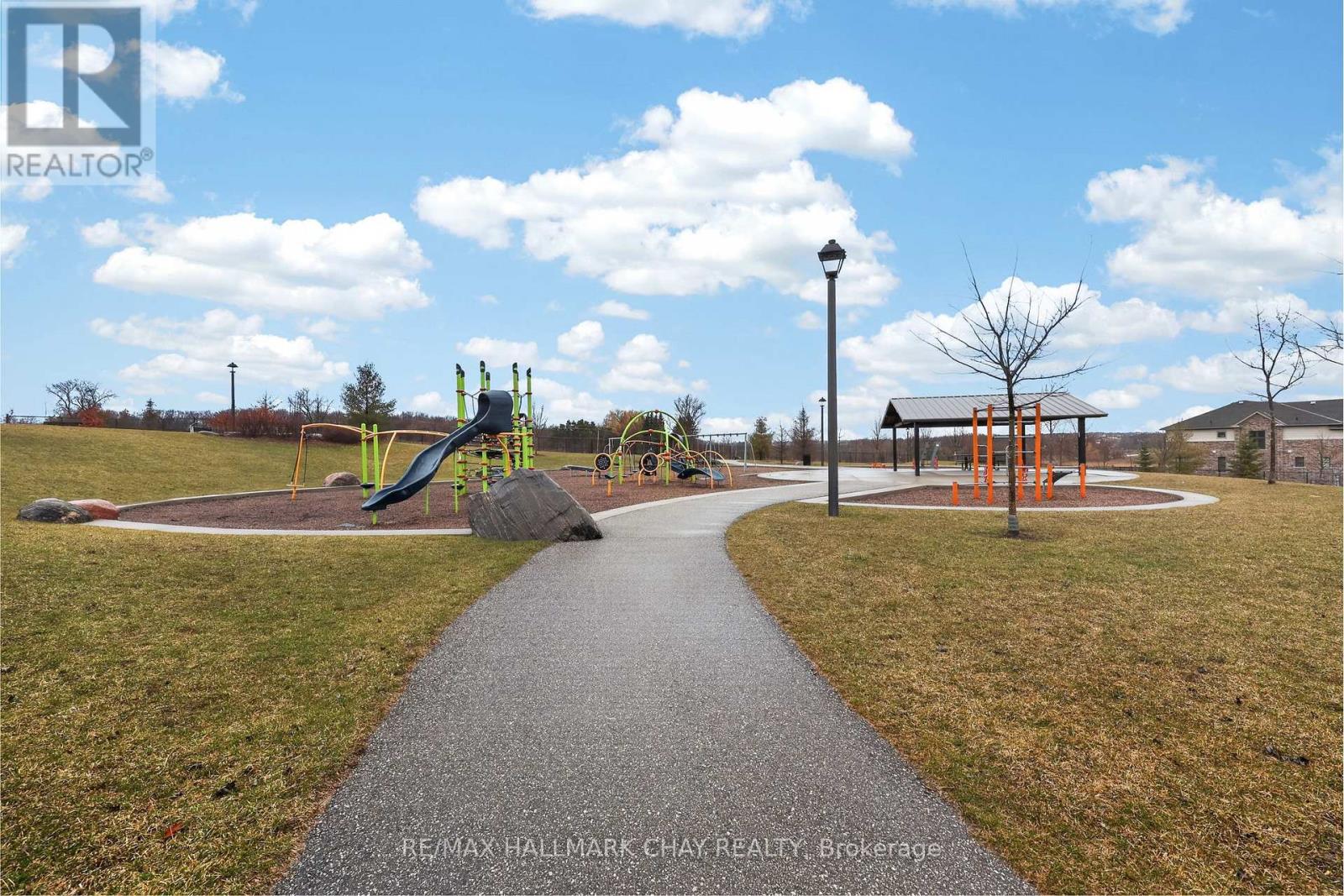 81 Alvin Pegg Drive, East Gwillimbury, Ontario  L9R 0R6 - Photo 32 - N12992258