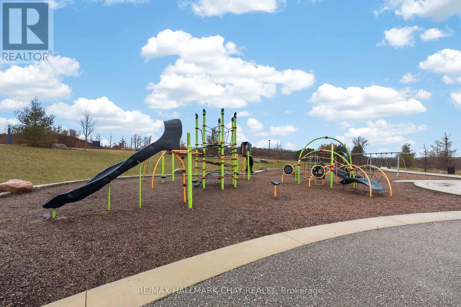 81 Alvin Pegg Drive, East Gwillimbury, Ontario  L9R 0R6 - Photo 33 - N12992258