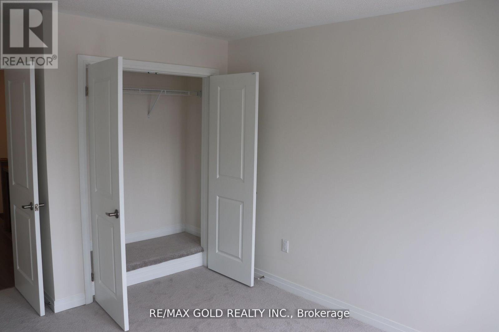 29 Cherry Hill Lane, Barrie (Painswick South), Ontario  L9J 0M7 - Photo 12 - S12992244