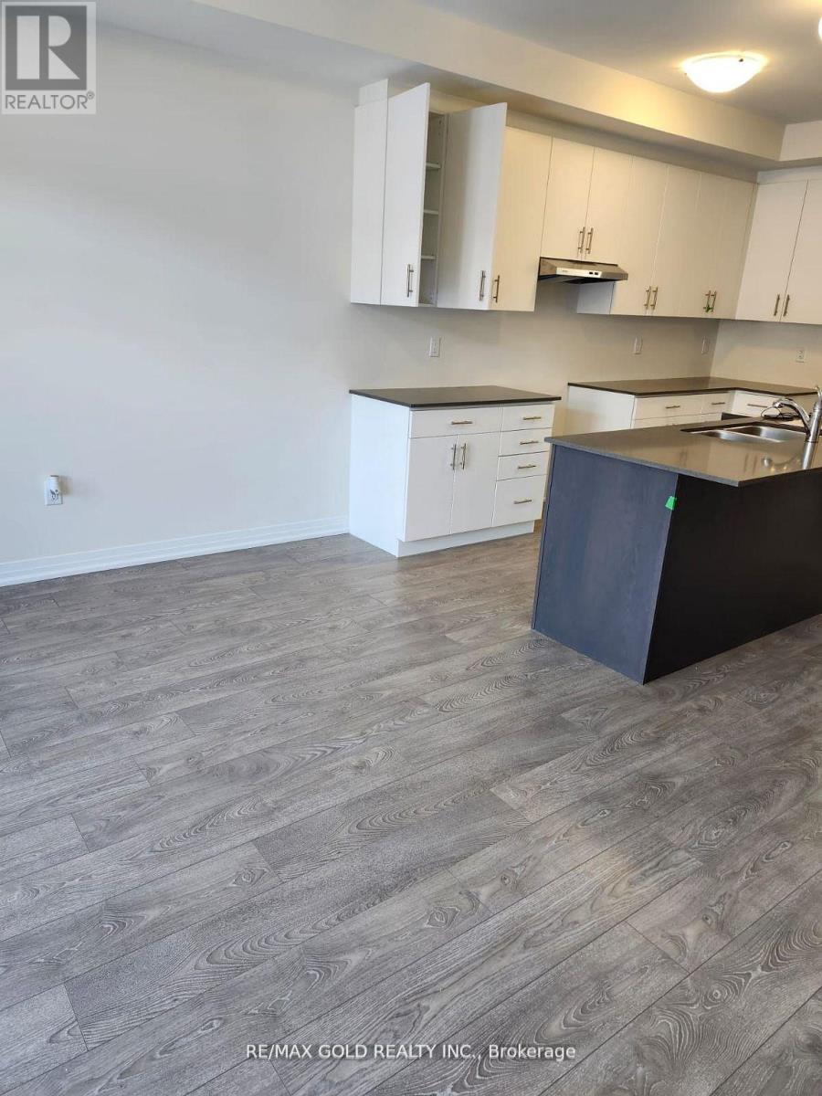 29 Cherry Hill Lane, Barrie (Painswick South), Ontario  L9J 0M7 - Photo 6 - S12992244