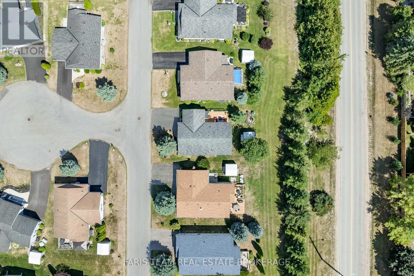 61 Pennsylvania Avenue, Wasaga Beach, Ontario  L9Z 3A8 - Photo 25 - S12992284