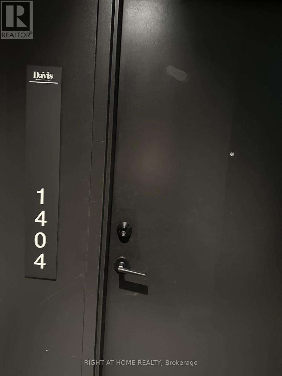 1404 - 185 Deerfield Road, Newmarket, Ontario  L3Y 0G7 - Photo 15 - N12965480