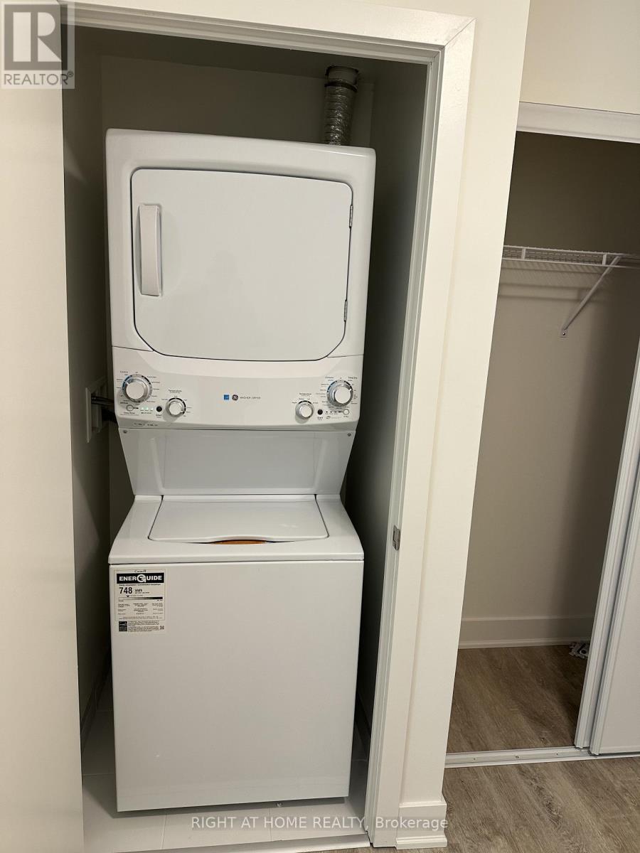 1404 - 185 Deerfield Road, Newmarket, Ontario  L3Y 0G7 - Photo 16 - N12965480