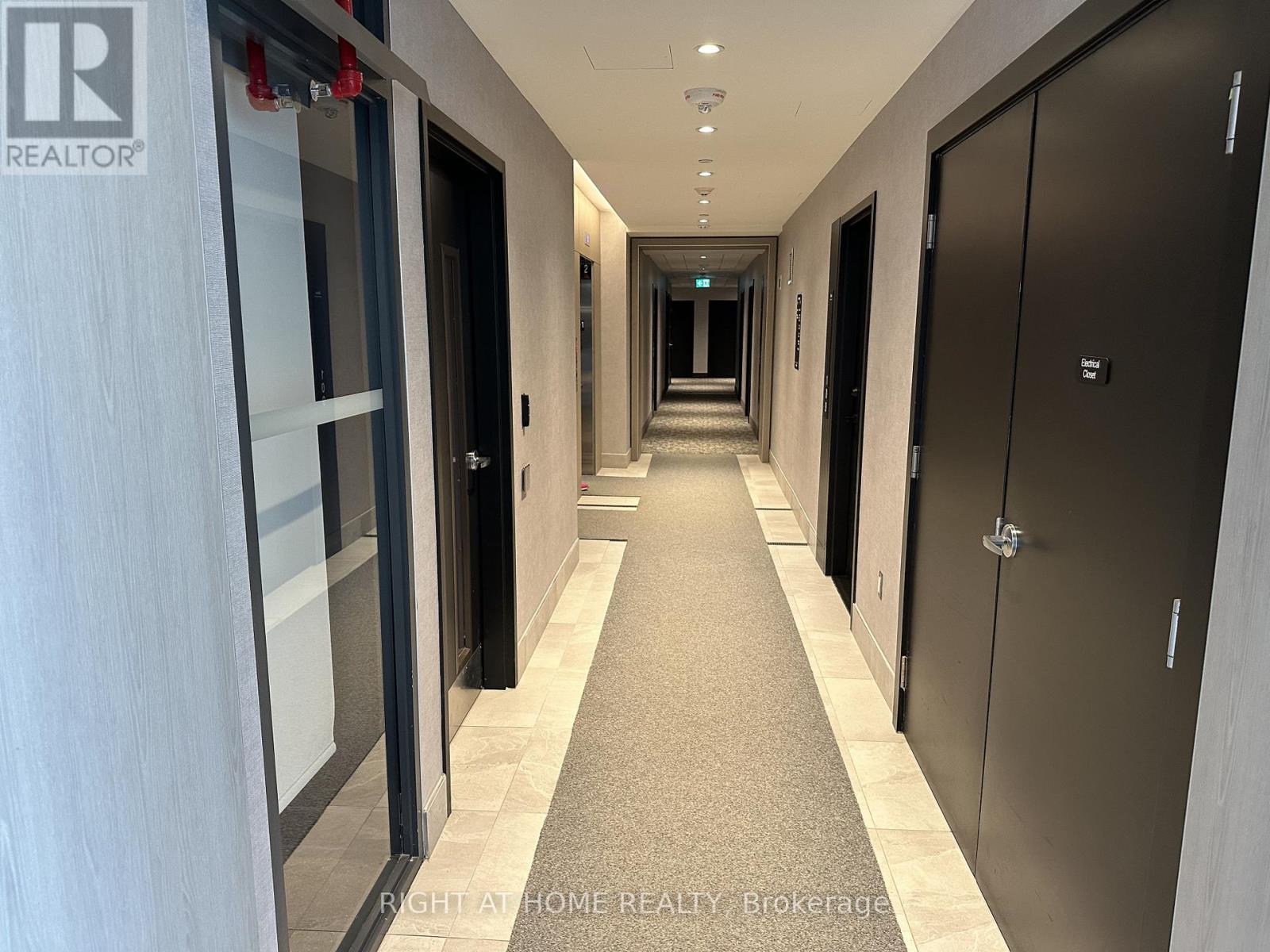 1404 - 185 Deerfield Road, Newmarket, Ontario  L3Y 0G7 - Photo 10 - N12965480