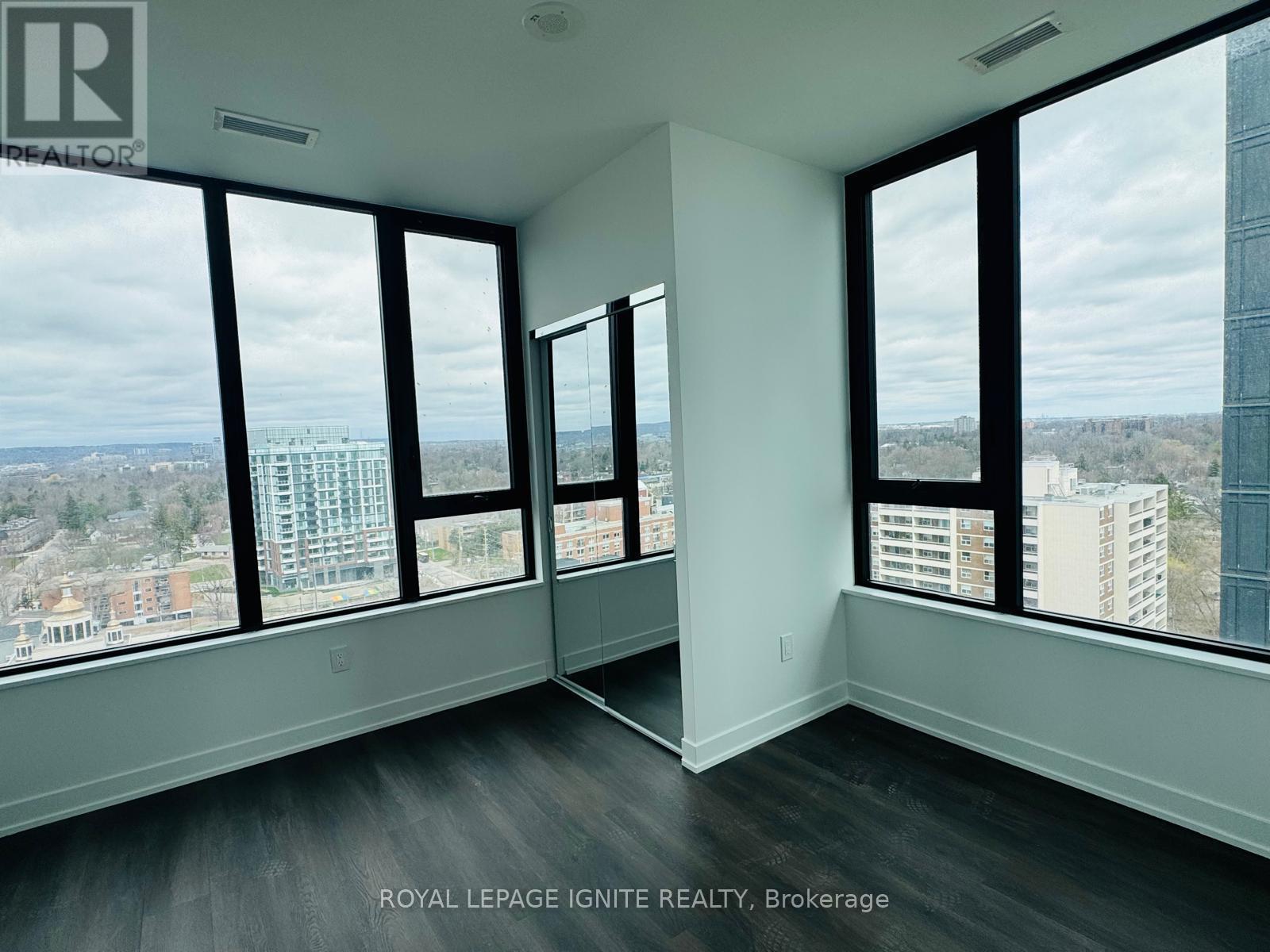 1302 - 2075 Lakeshore Road, Burlington, Ontario L7R 0H3 - Photo 11 - W12965370