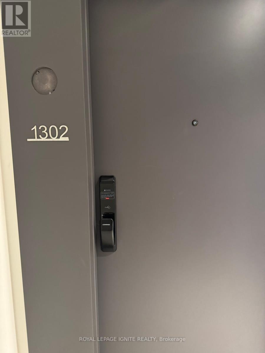 1302 - 2075 Lakeshore Road, Burlington, Ontario L7R 0H3 - Photo 3 - W12965370